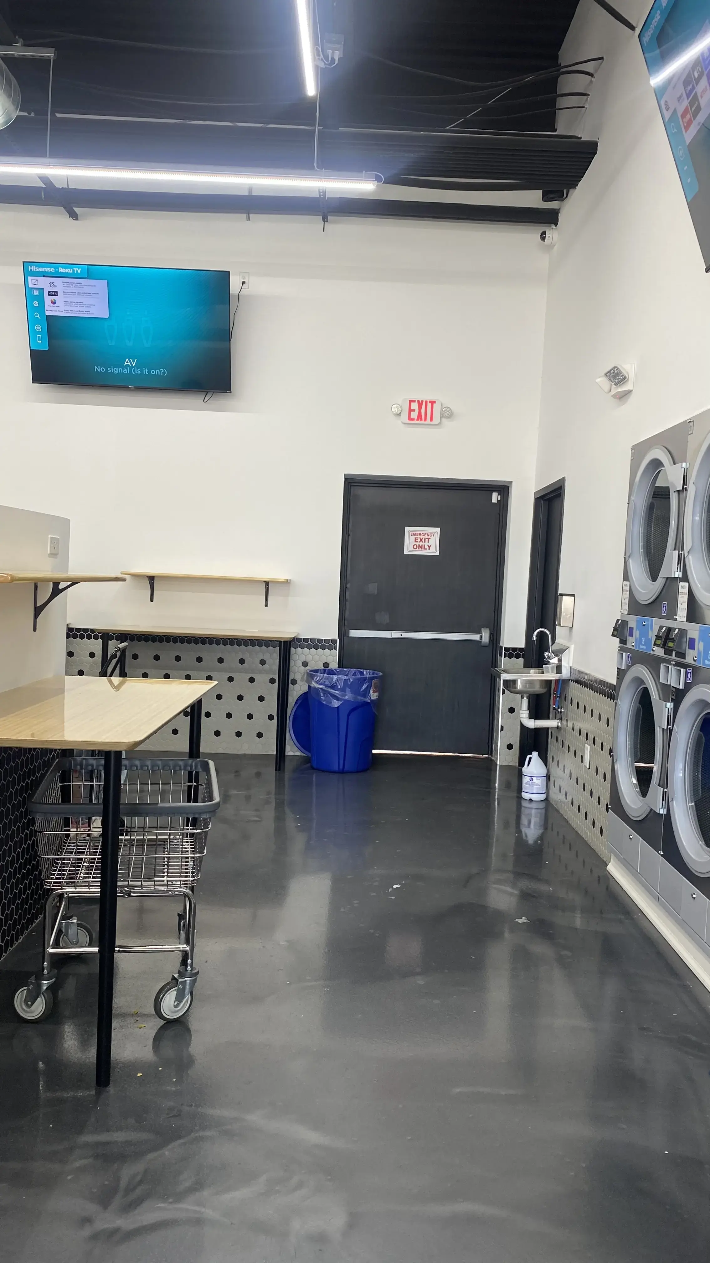 FreshWash Laundromat 2 thumbnail 15