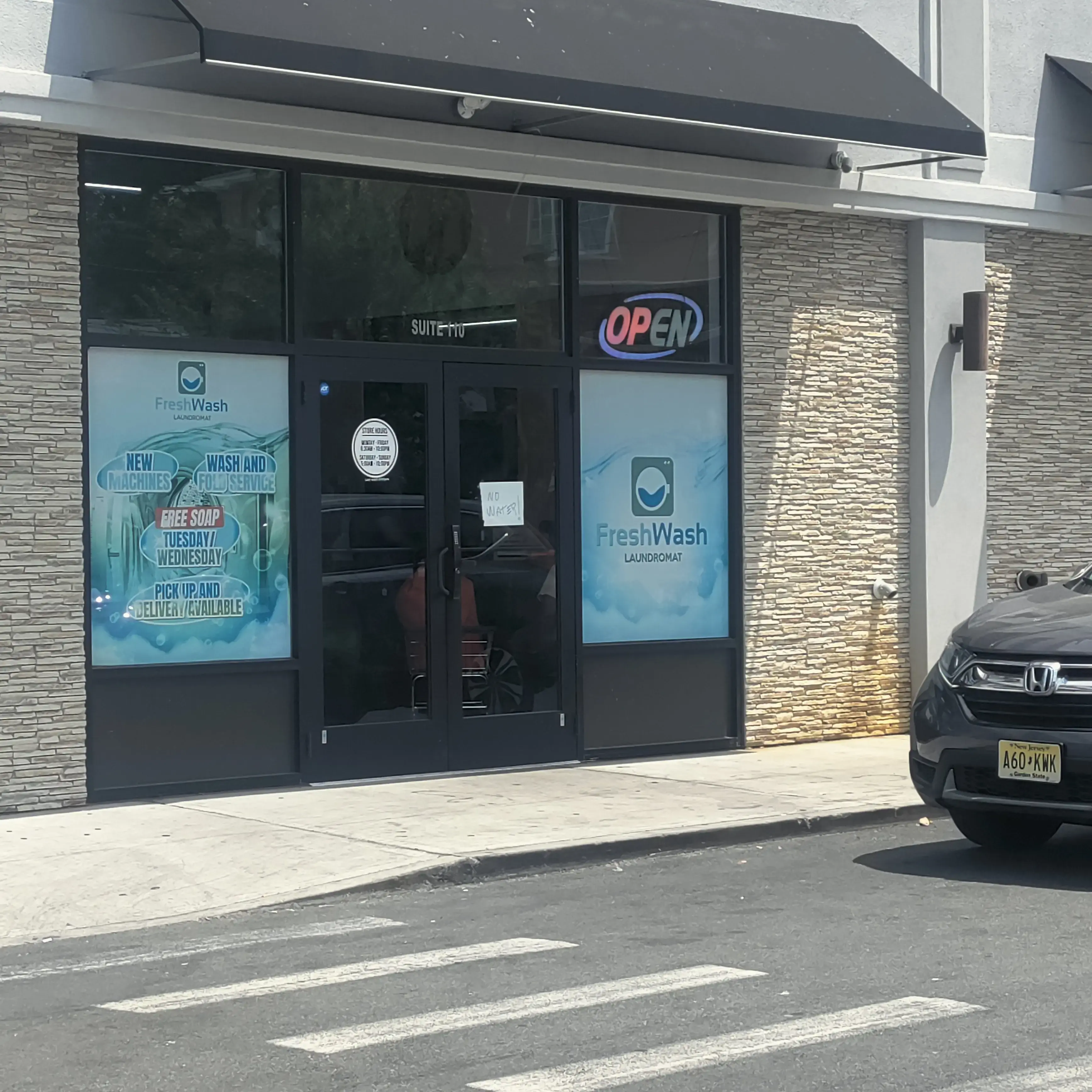 FreshWash Laundromat 2 - Image 3