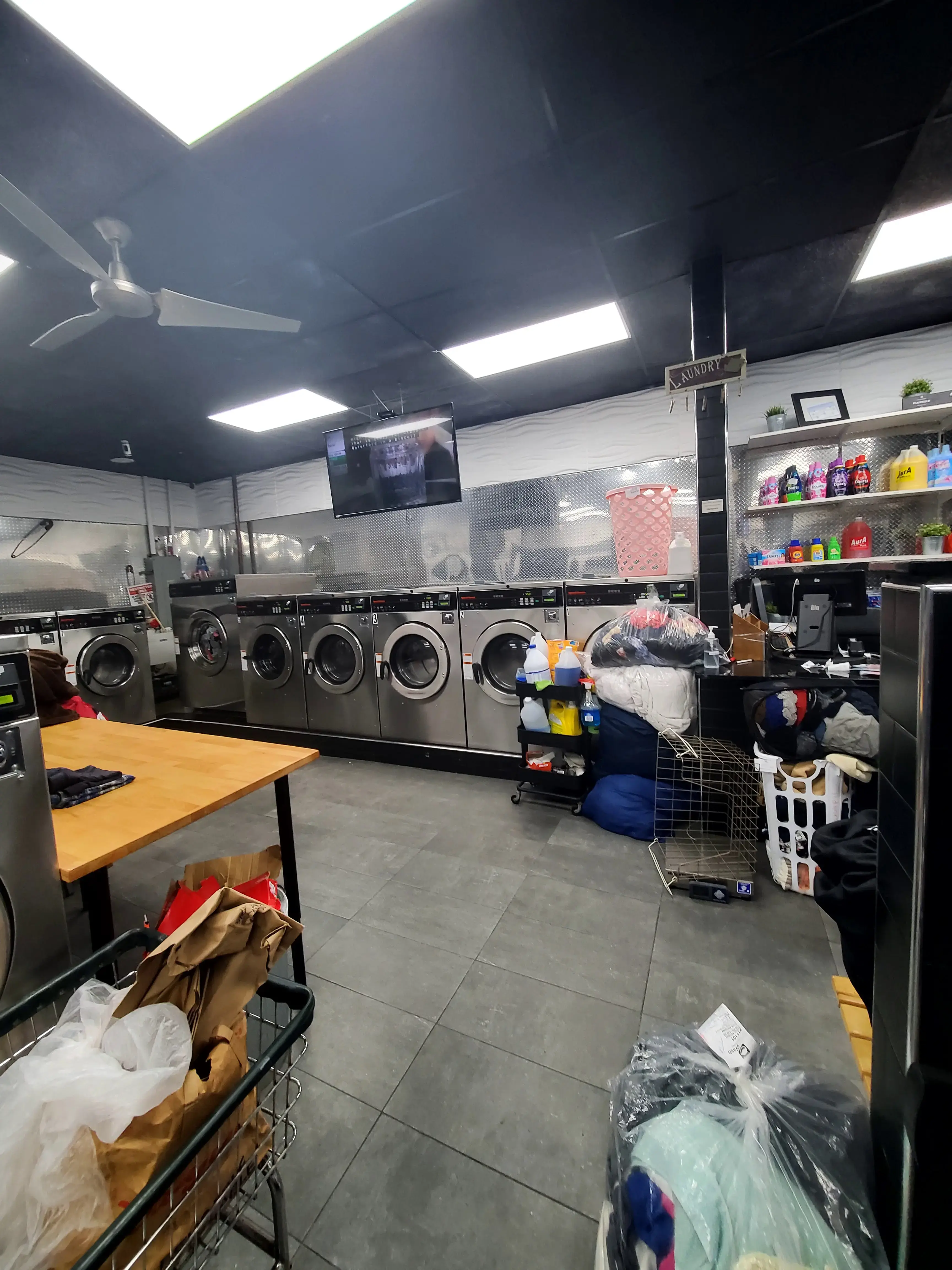 Freshwash Laundromat thumbnail 6