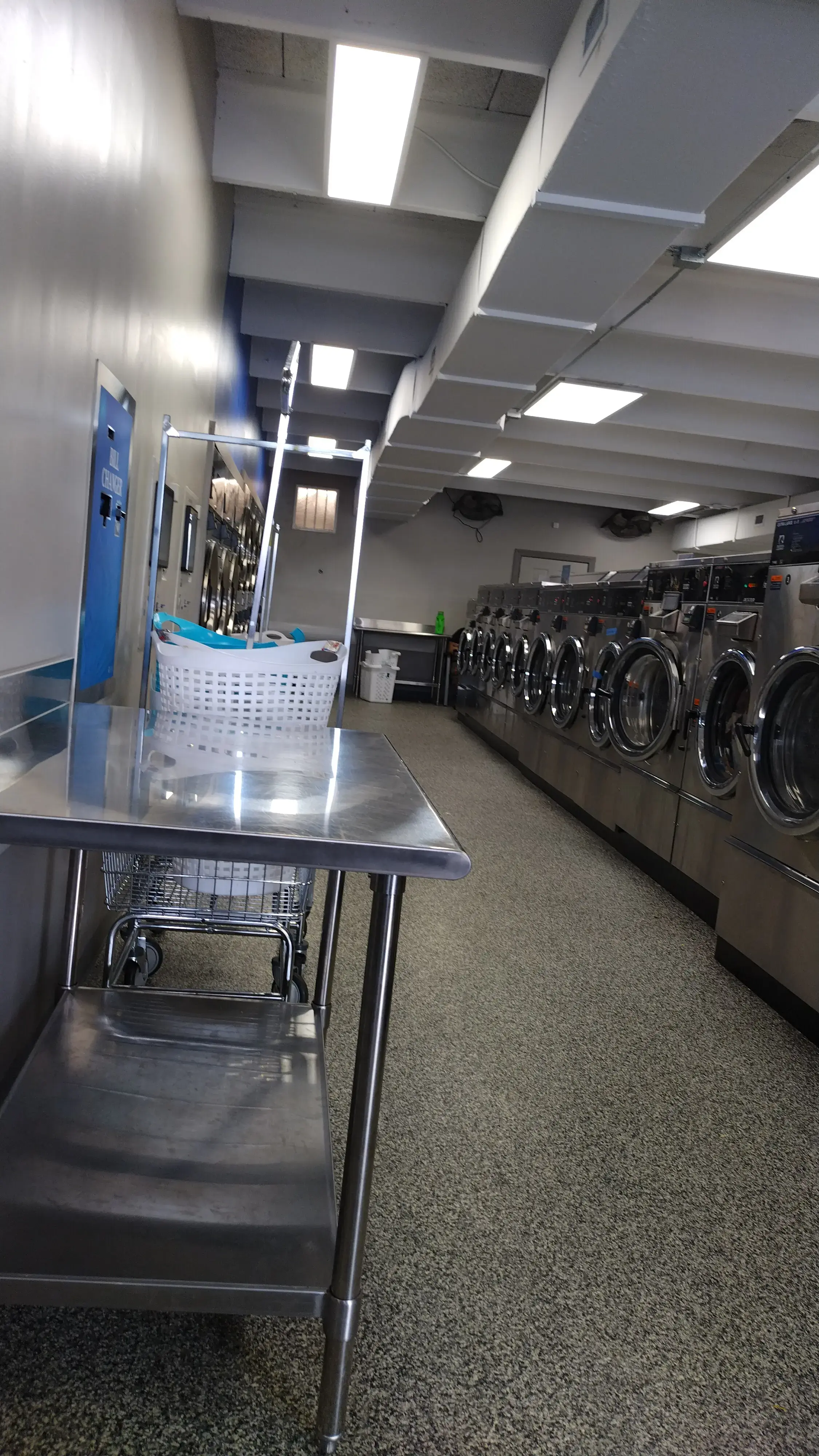 Friendly Laundry thumbnail 18