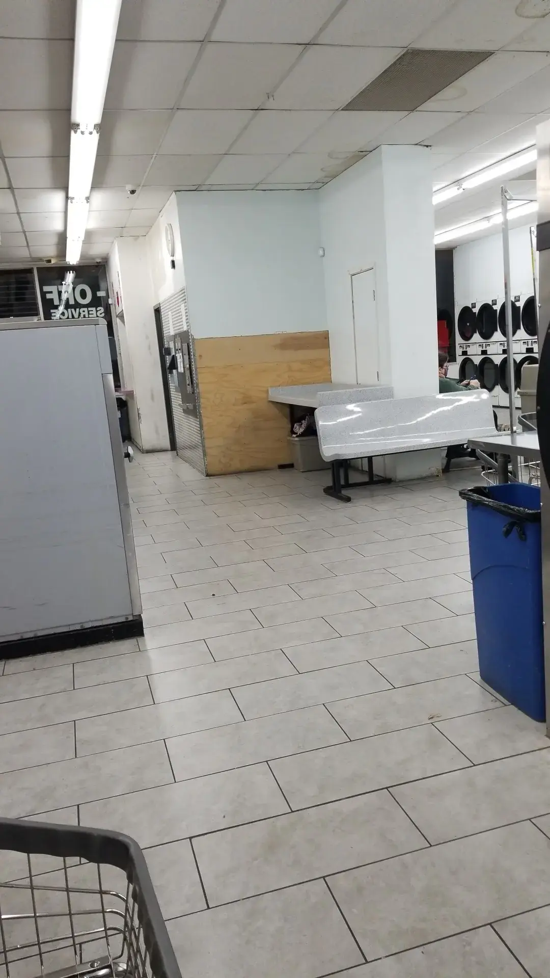 Friendly Wash Coin Laundry thumbnail 7