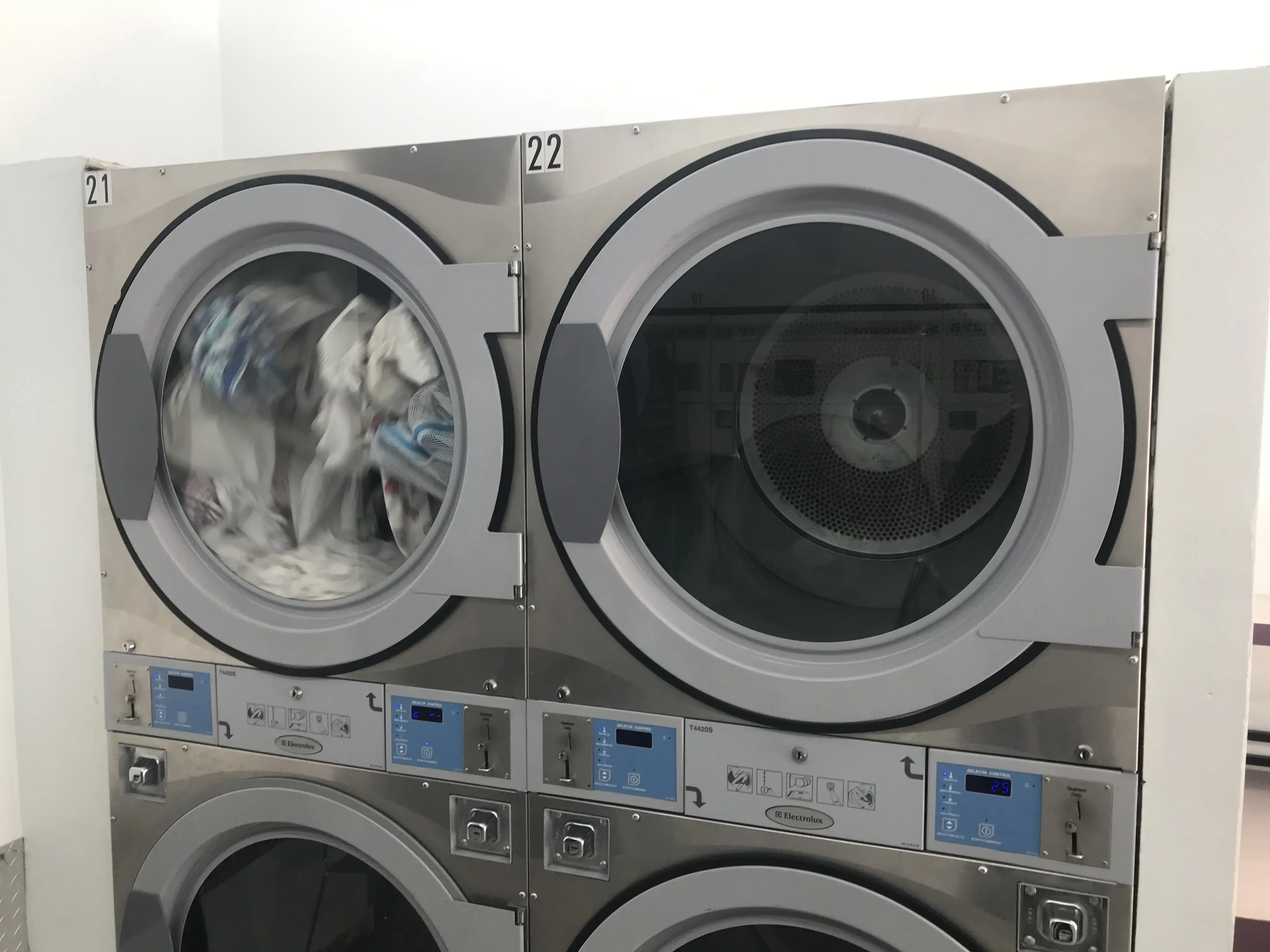 Friendly Wash Coin Laundry thumbnail 4