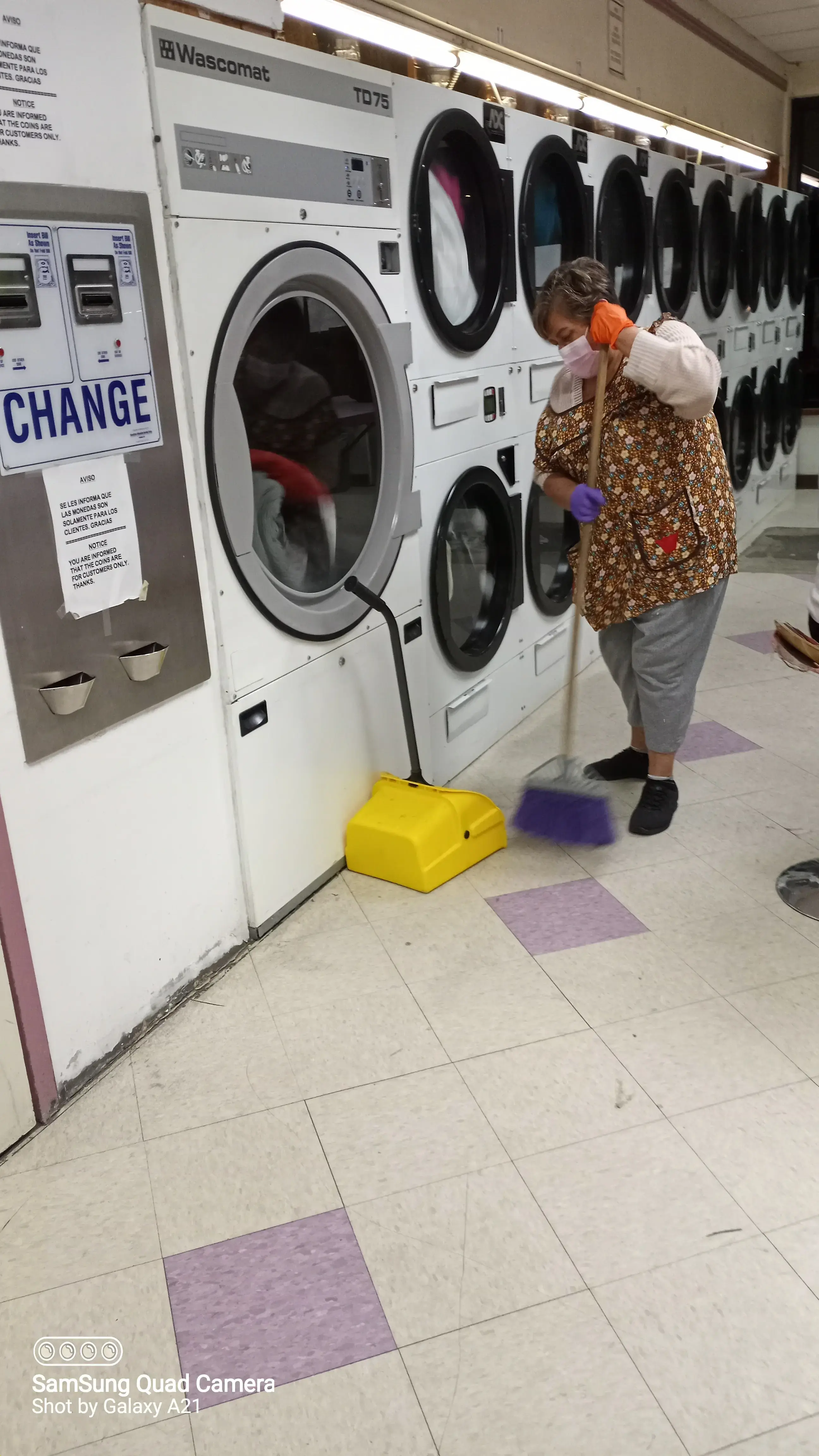 Friendly Wash Coin Laundry - Image 6
