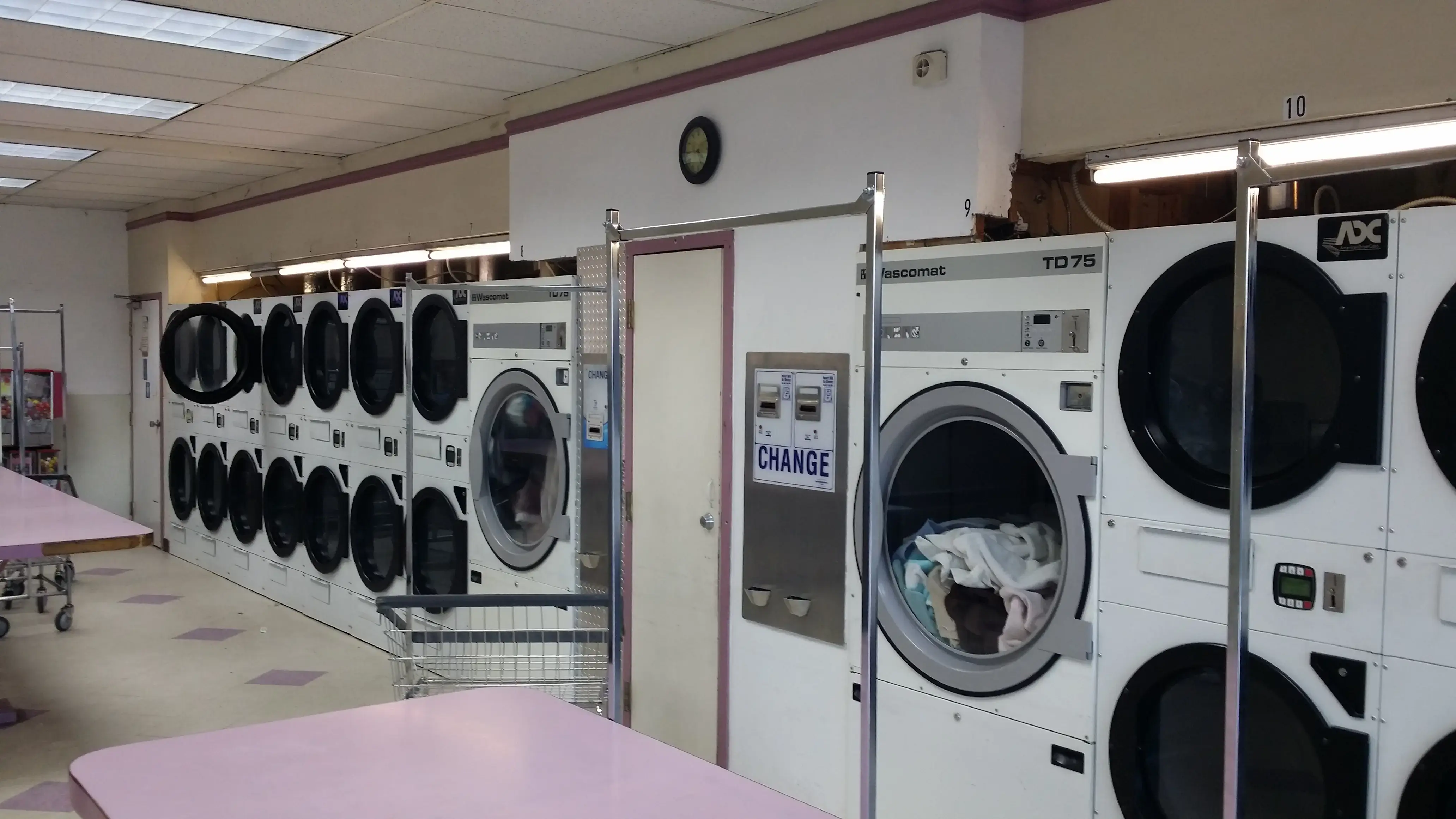 Friendly Wash Coin Laundry thumbnail 4