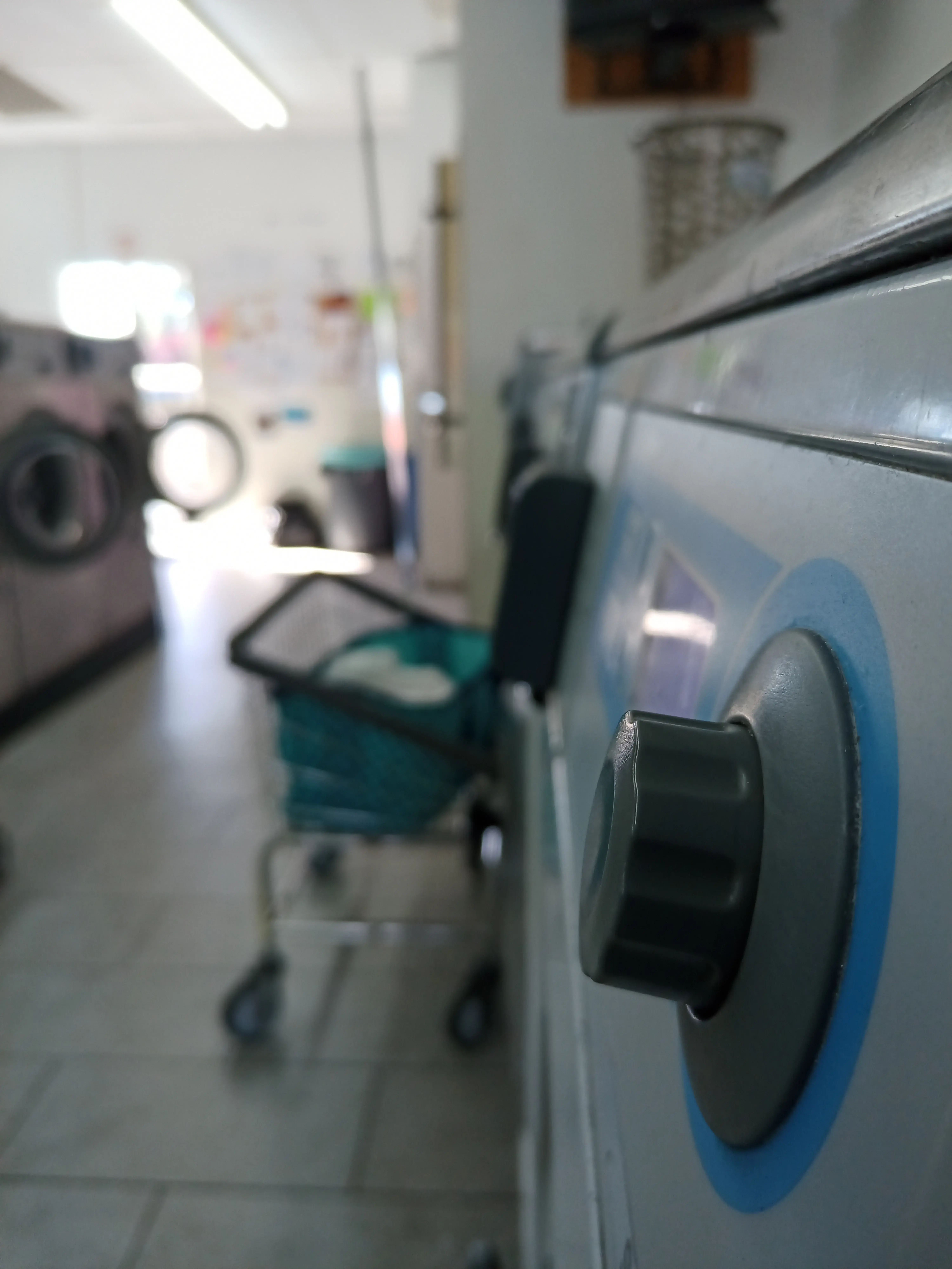 Friendly Wash Coin Laundry thumbnail 18