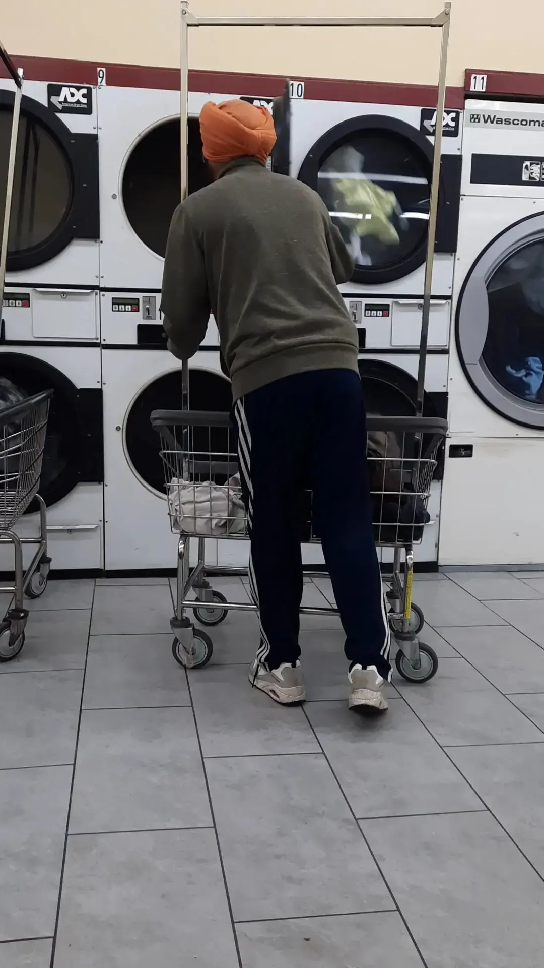 Friendly Wash Coin Laundry thumbnail 2