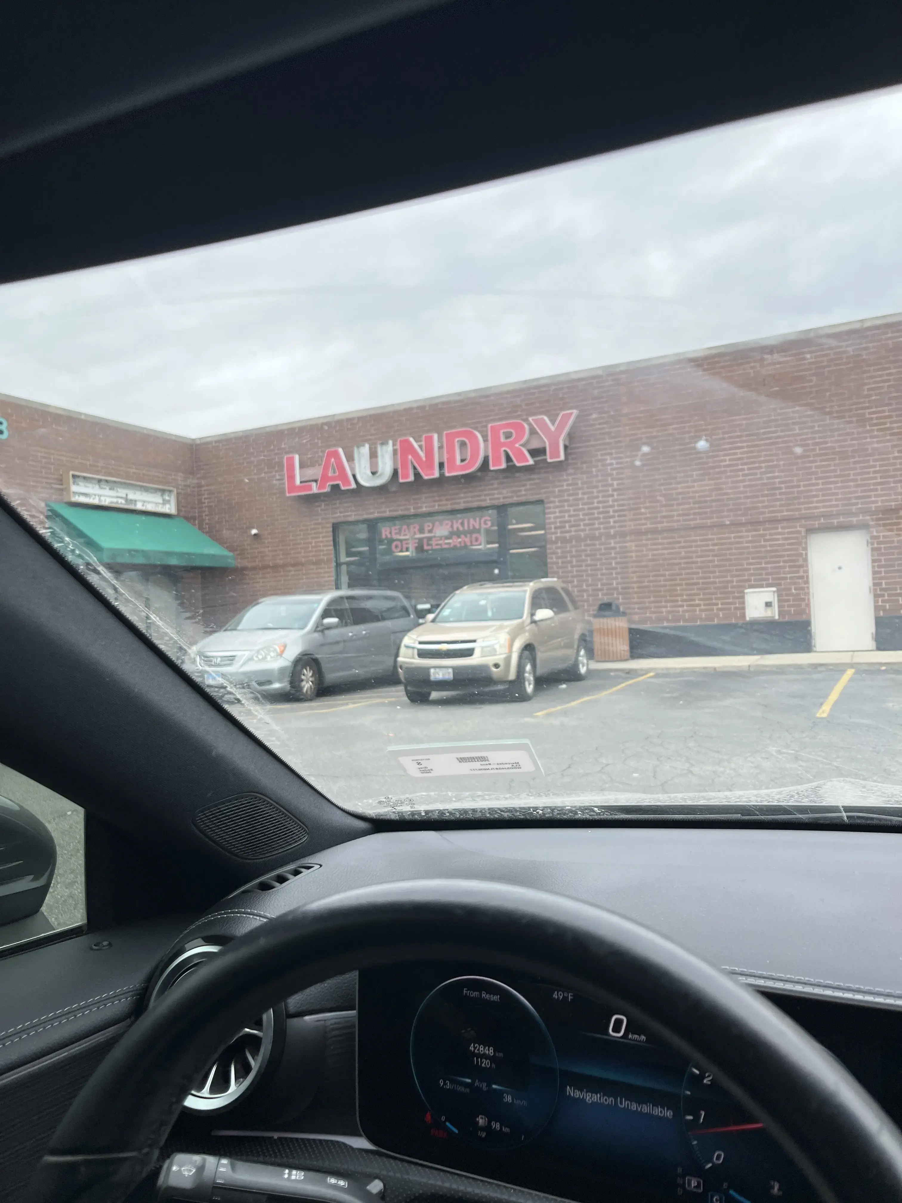 Friendly Wash Laundromat - Image 15
