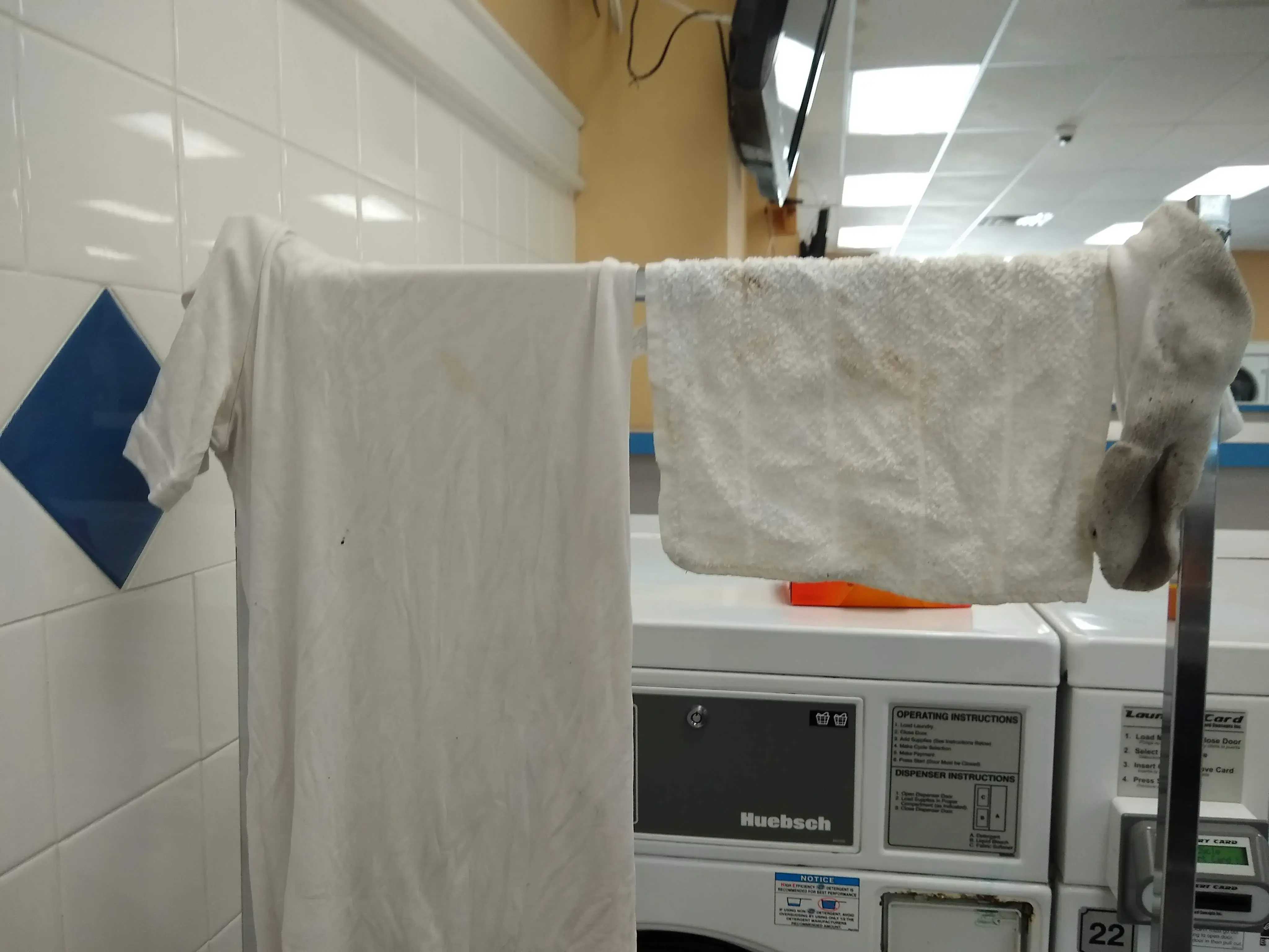 Friendly Wash Laundromat - Image 4