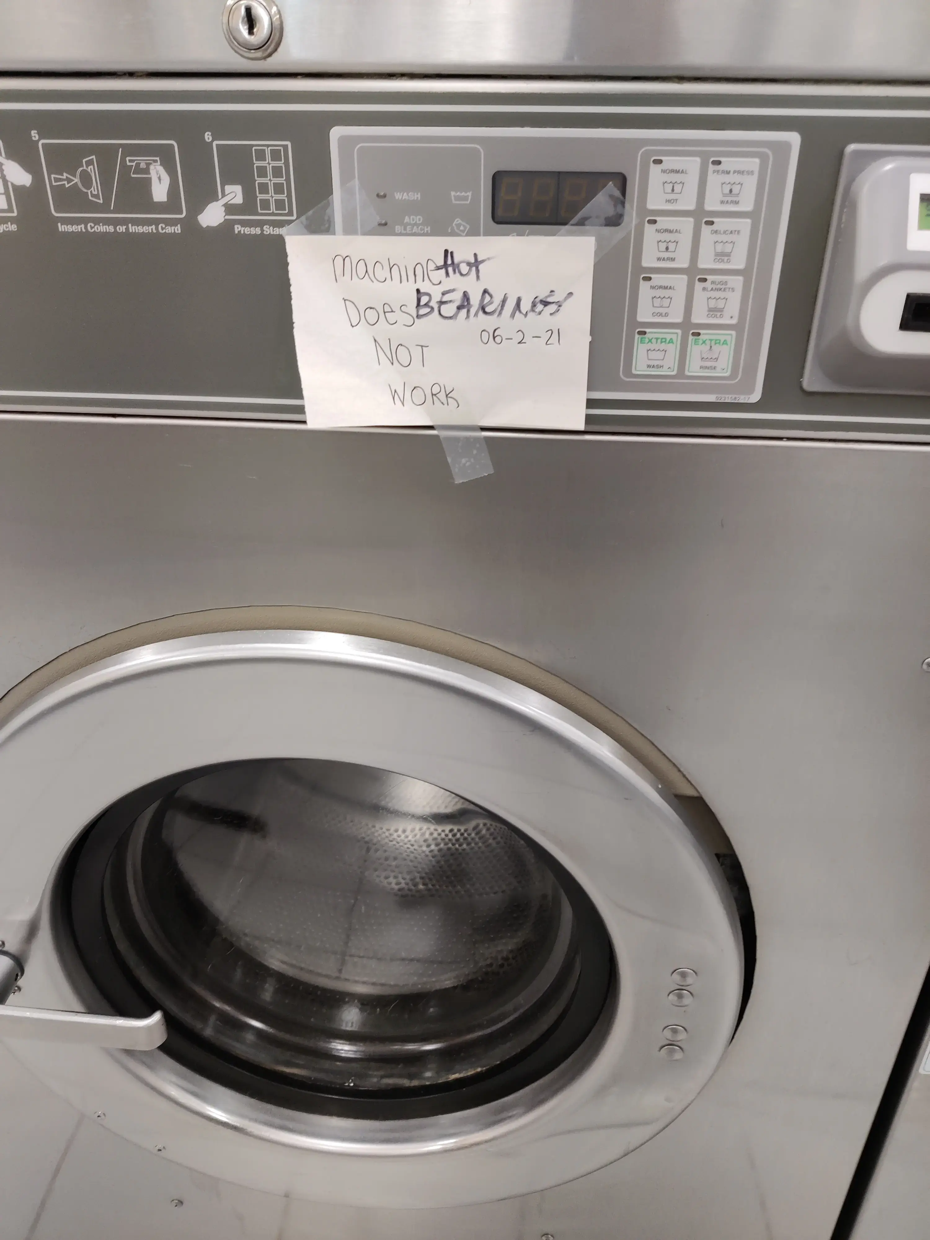 Friendly Wash Laundromat thumbnail 6