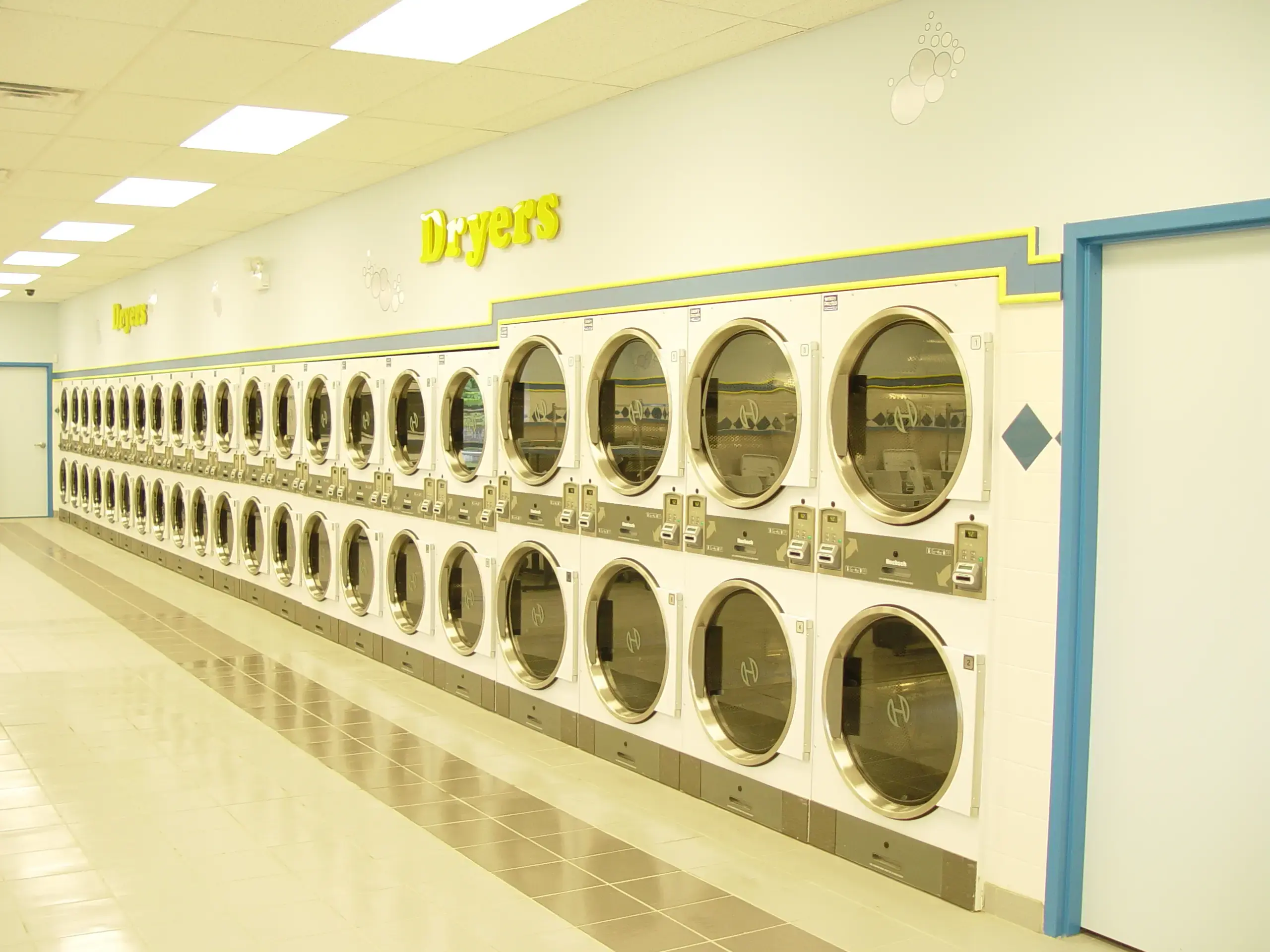 Friendly Wash Laundromat thumbnail 1