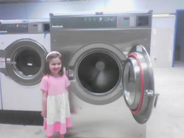 Friendly Wash Laundromat thumbnail 7