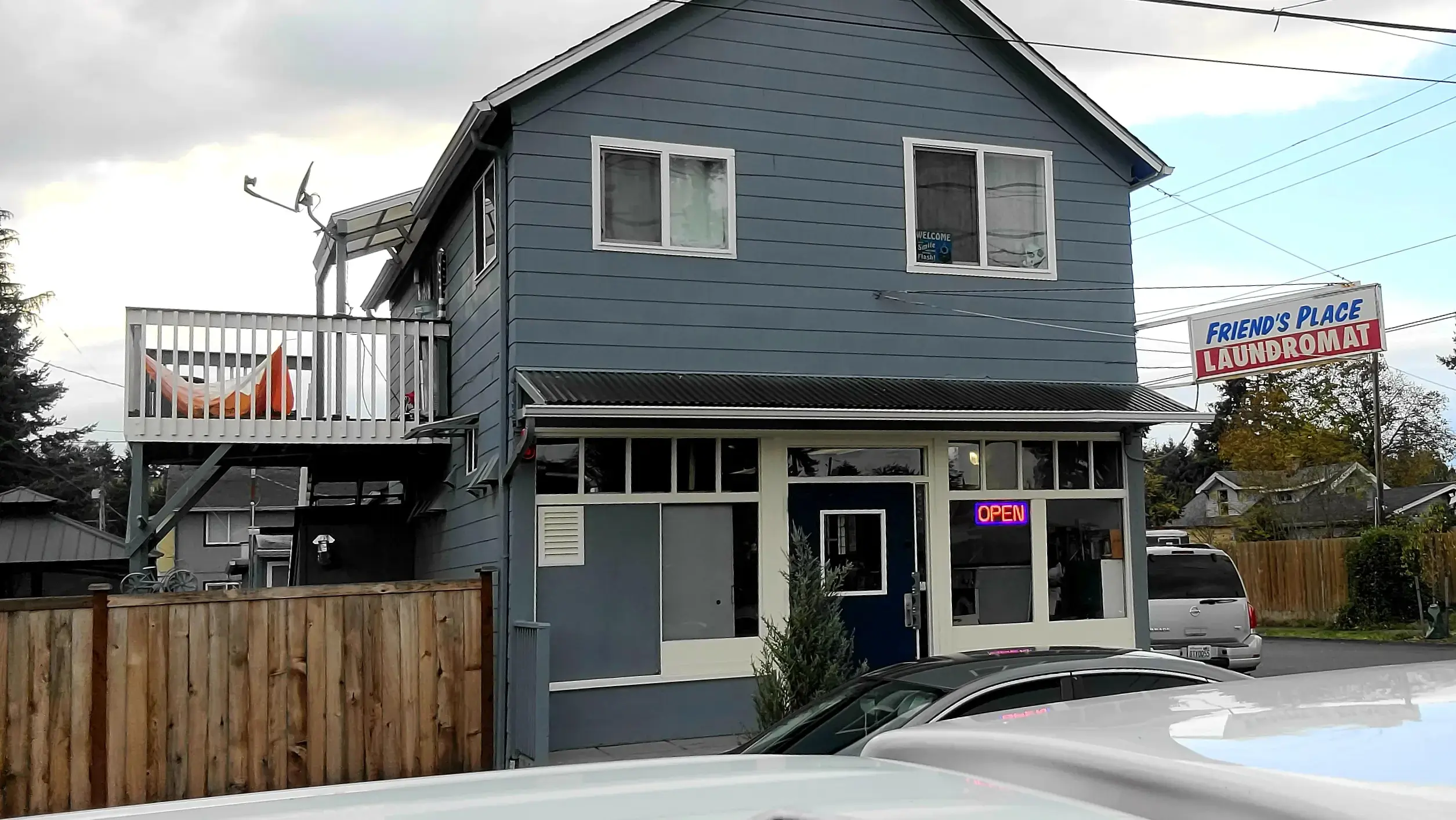 Friends Place Laundromat - Image 17
