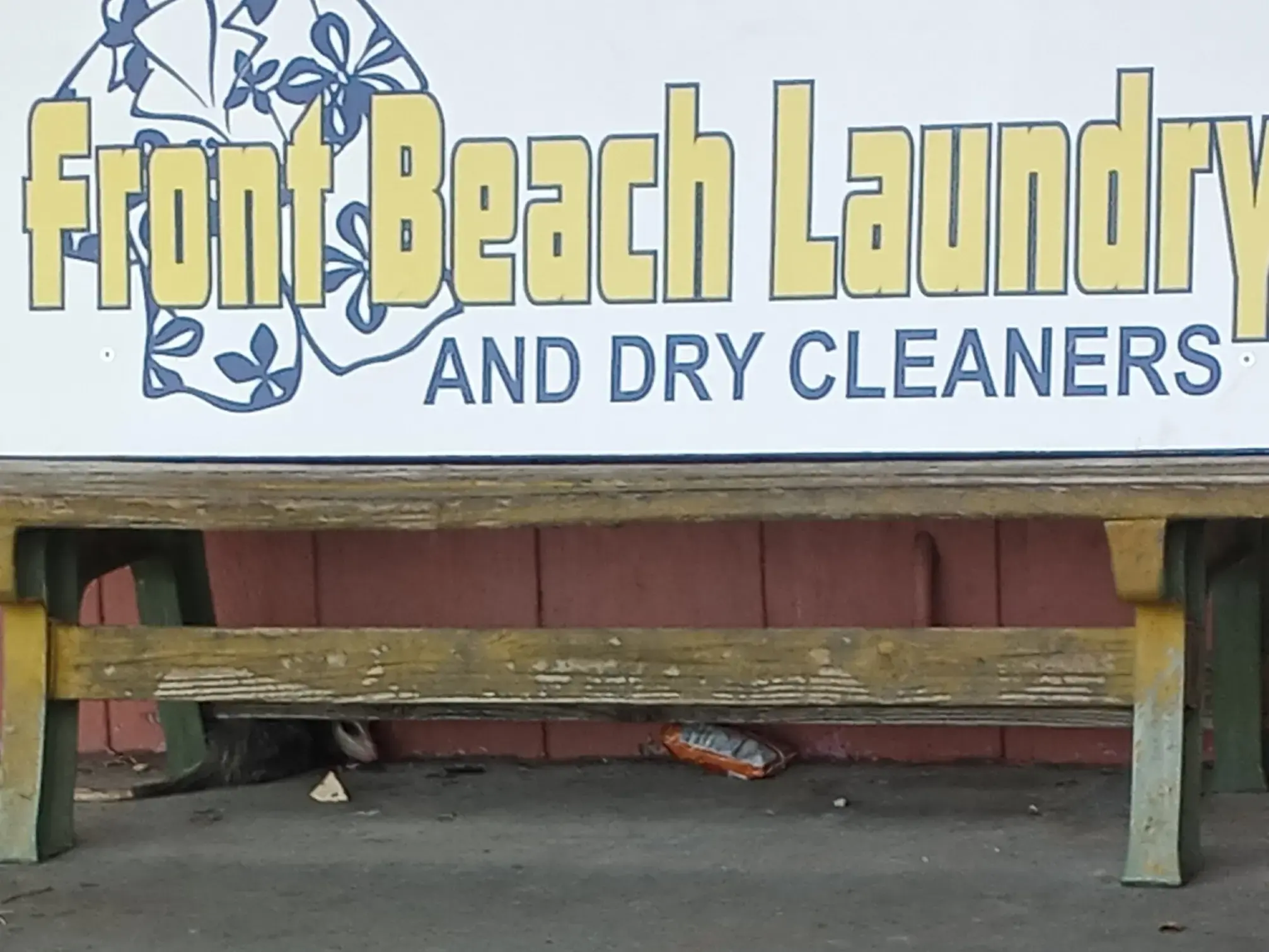 Front Beach Coin Laundry and Dry Cleaners - Image 12