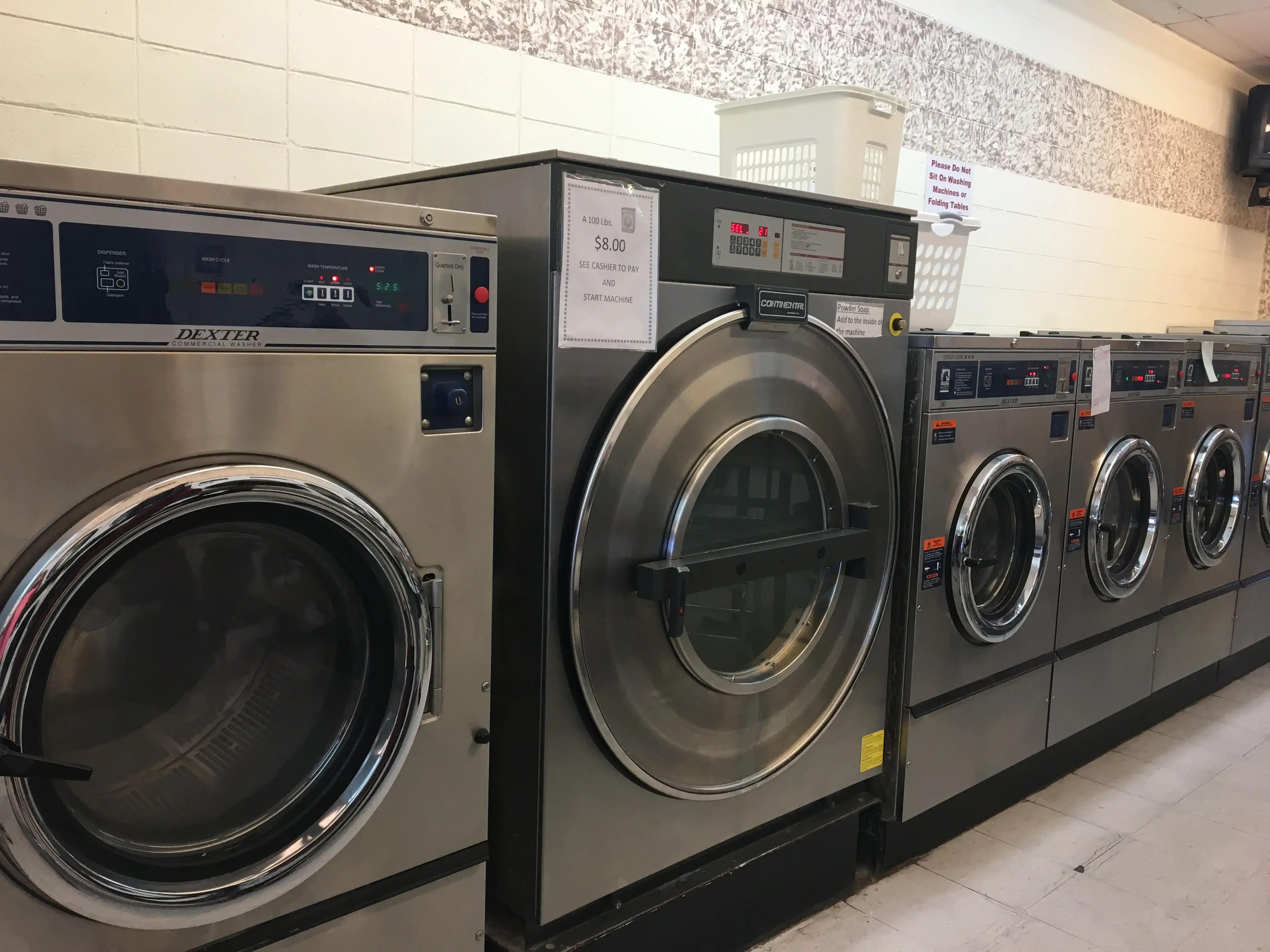 Front Beach Coin Laundry and Dry Cleaners thumbnail 15