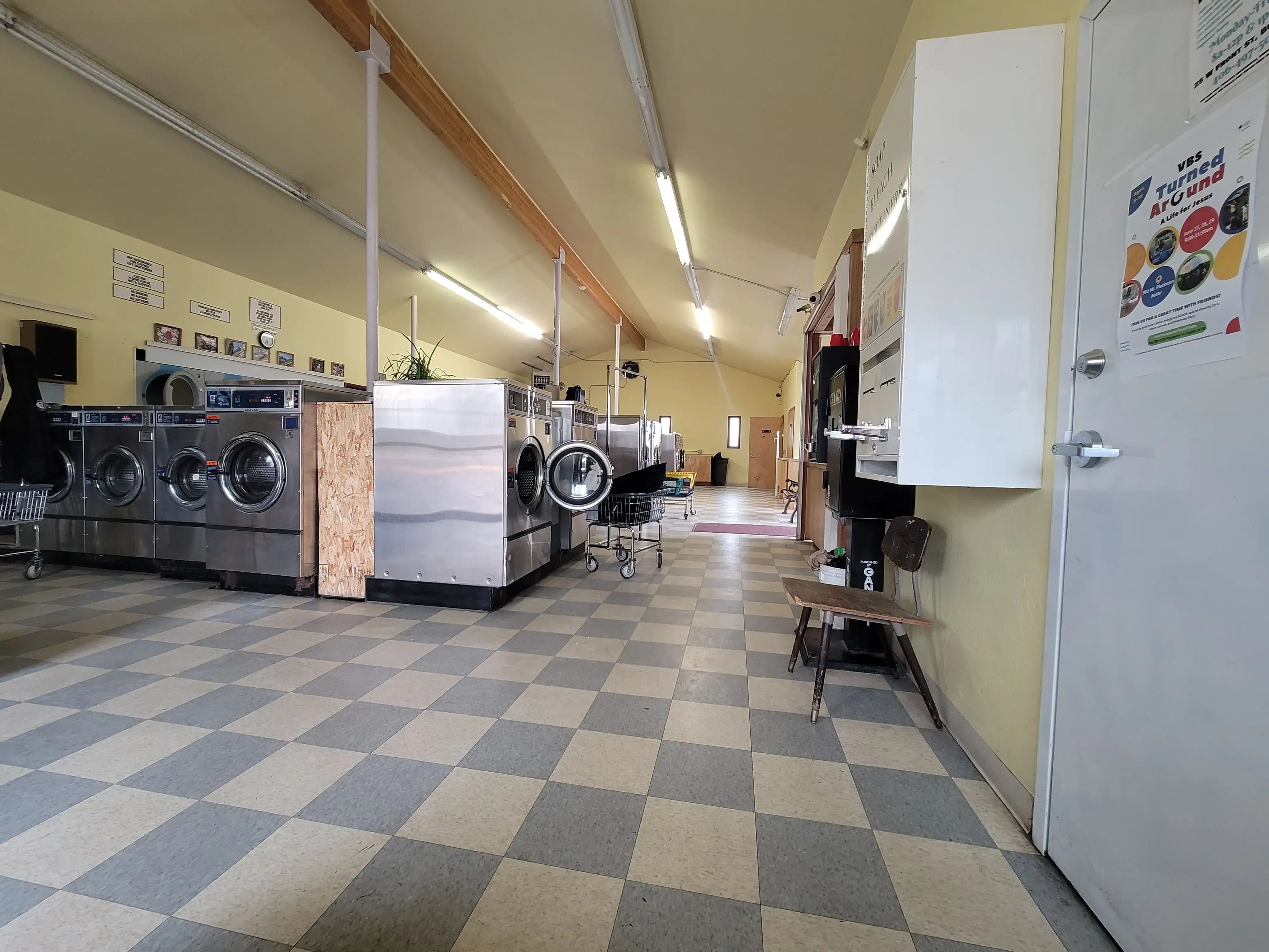 Front Street Laundromat thumbnail 20