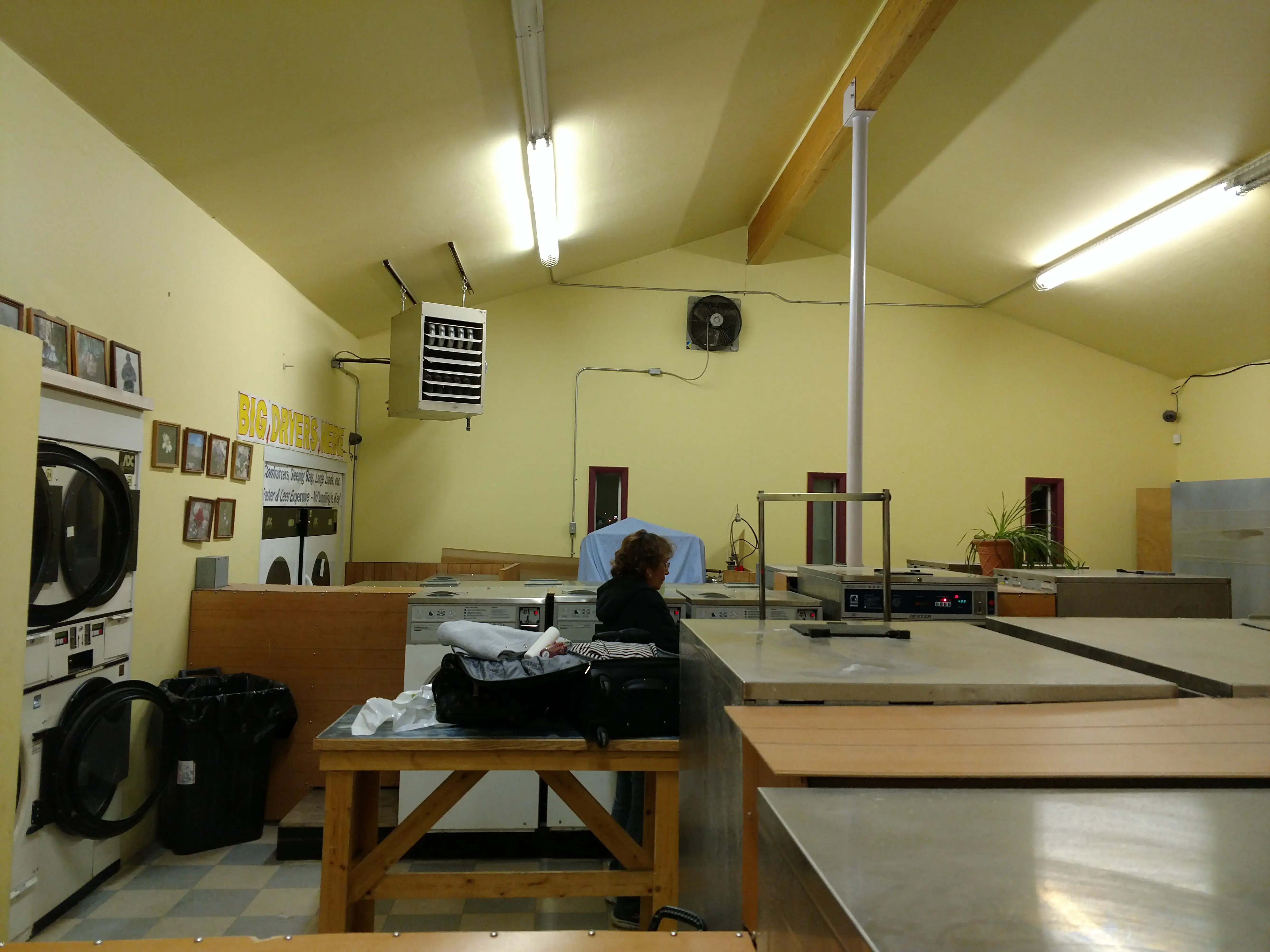 Front Street Laundromat - Image 7