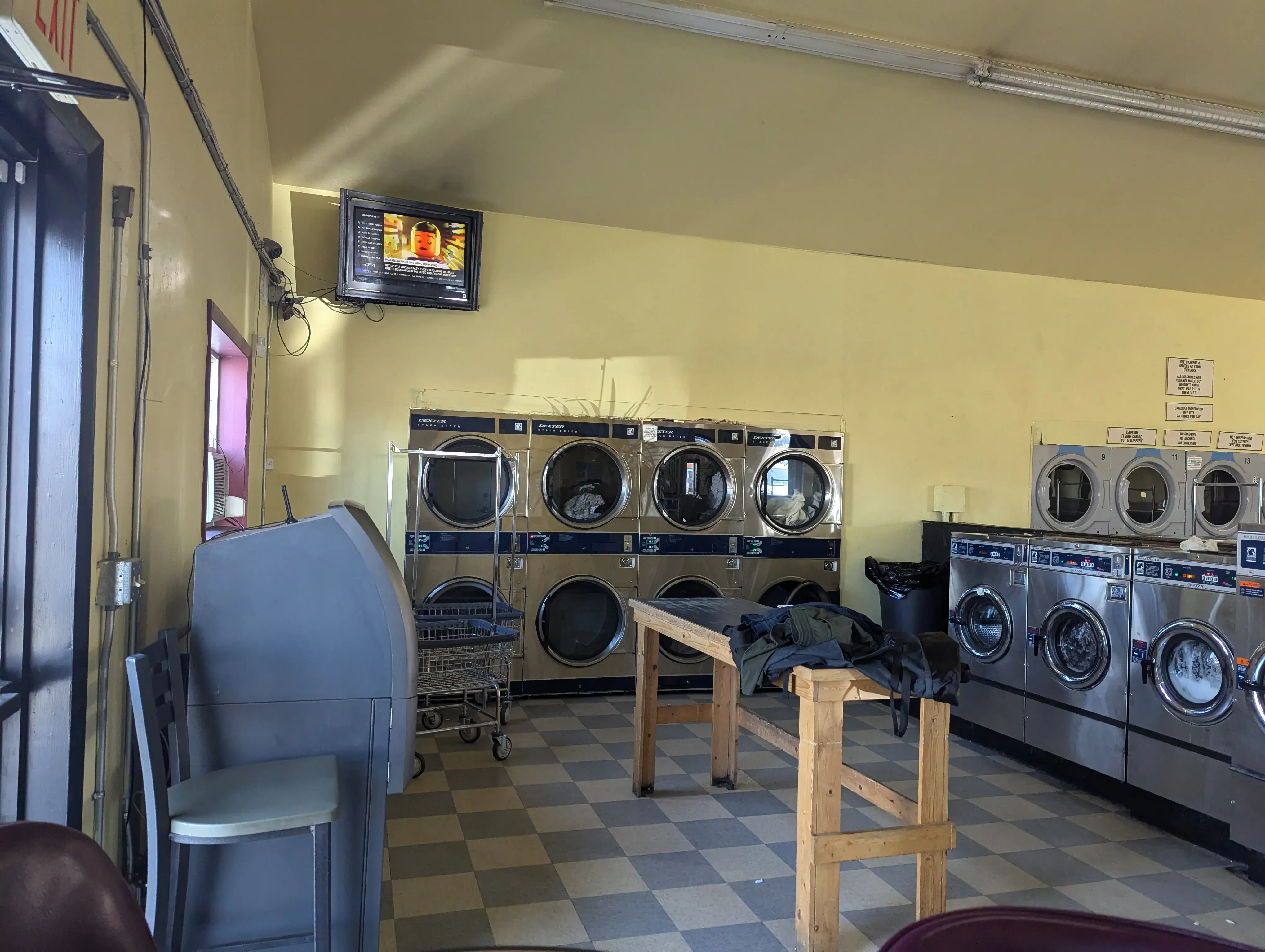 Front Street Laundromat thumbnail 2