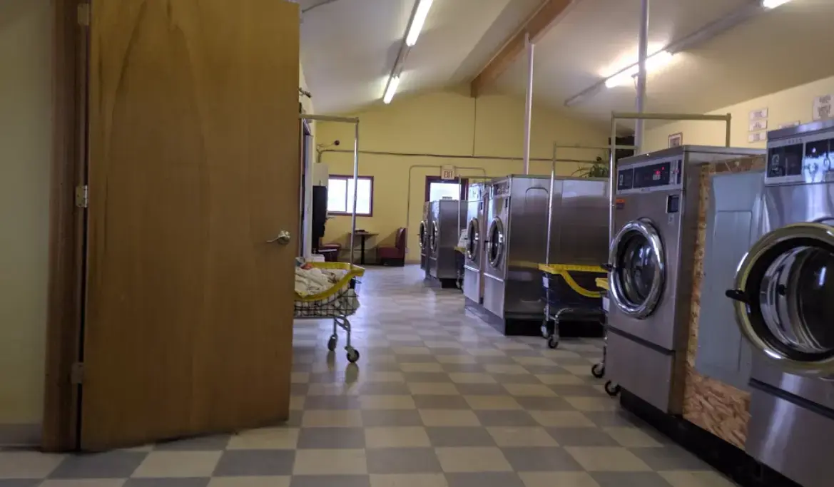 Front Street Laundromat location