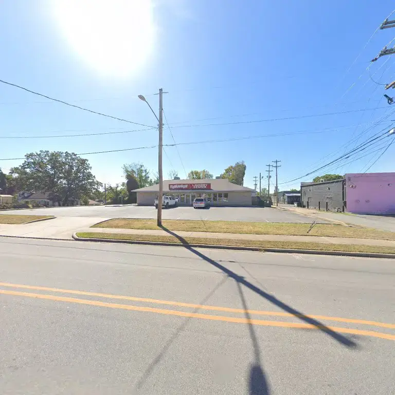 Fun Wash - 15th St - Image 14
