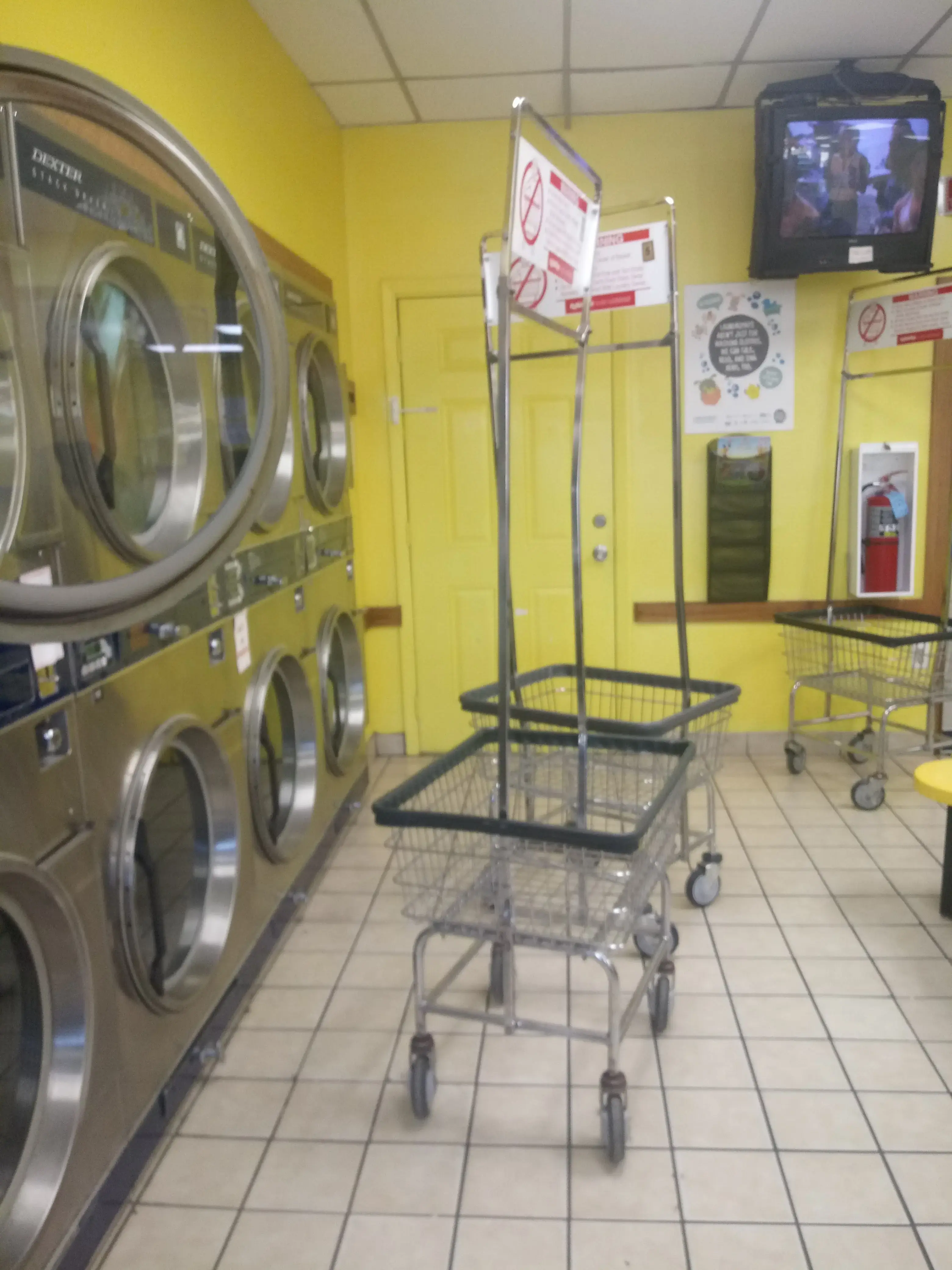 Fun Wash - Geyer Springs - Image 13