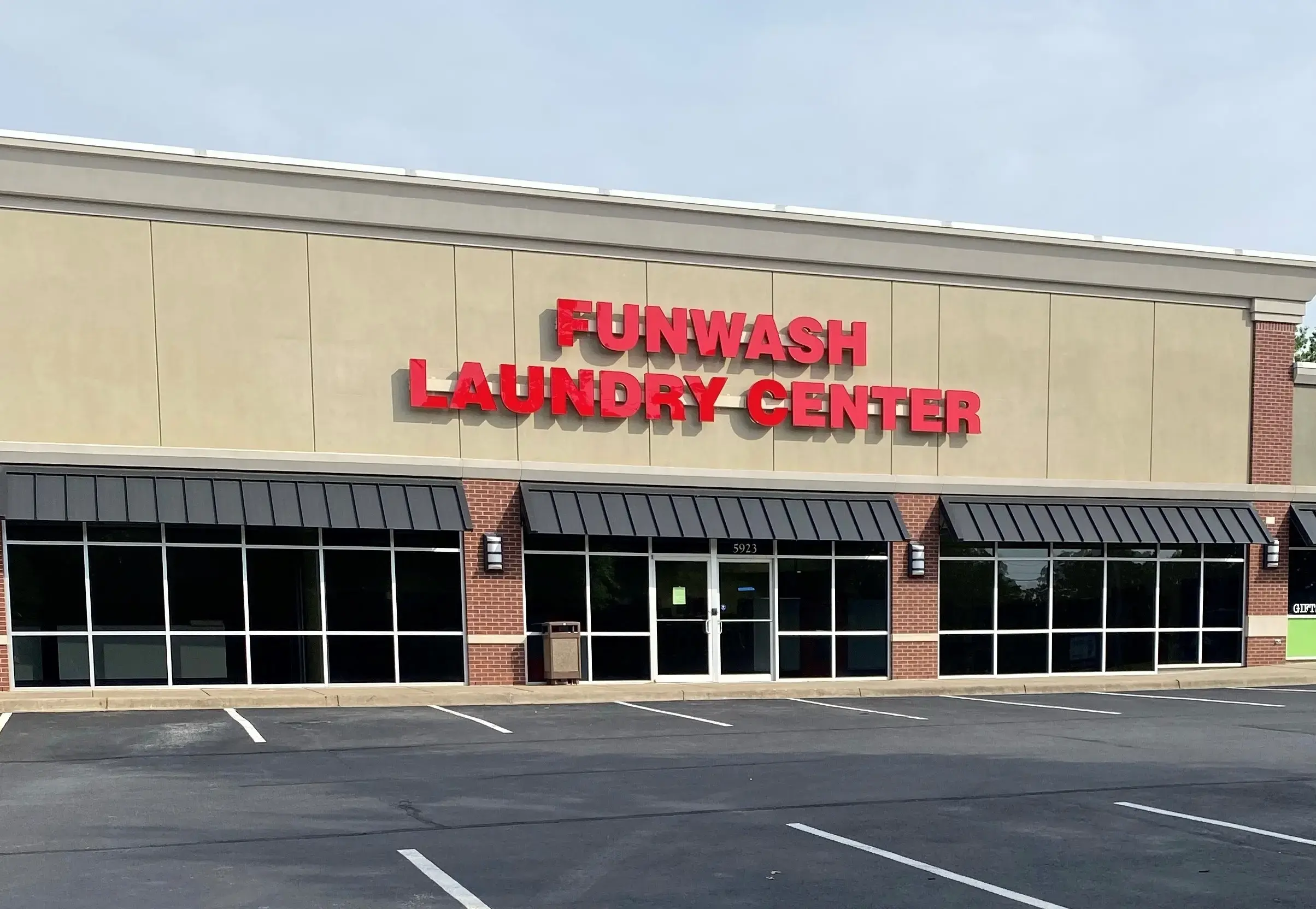 Fun Wash - JFK in Overbrook Plaza thumbnail 1