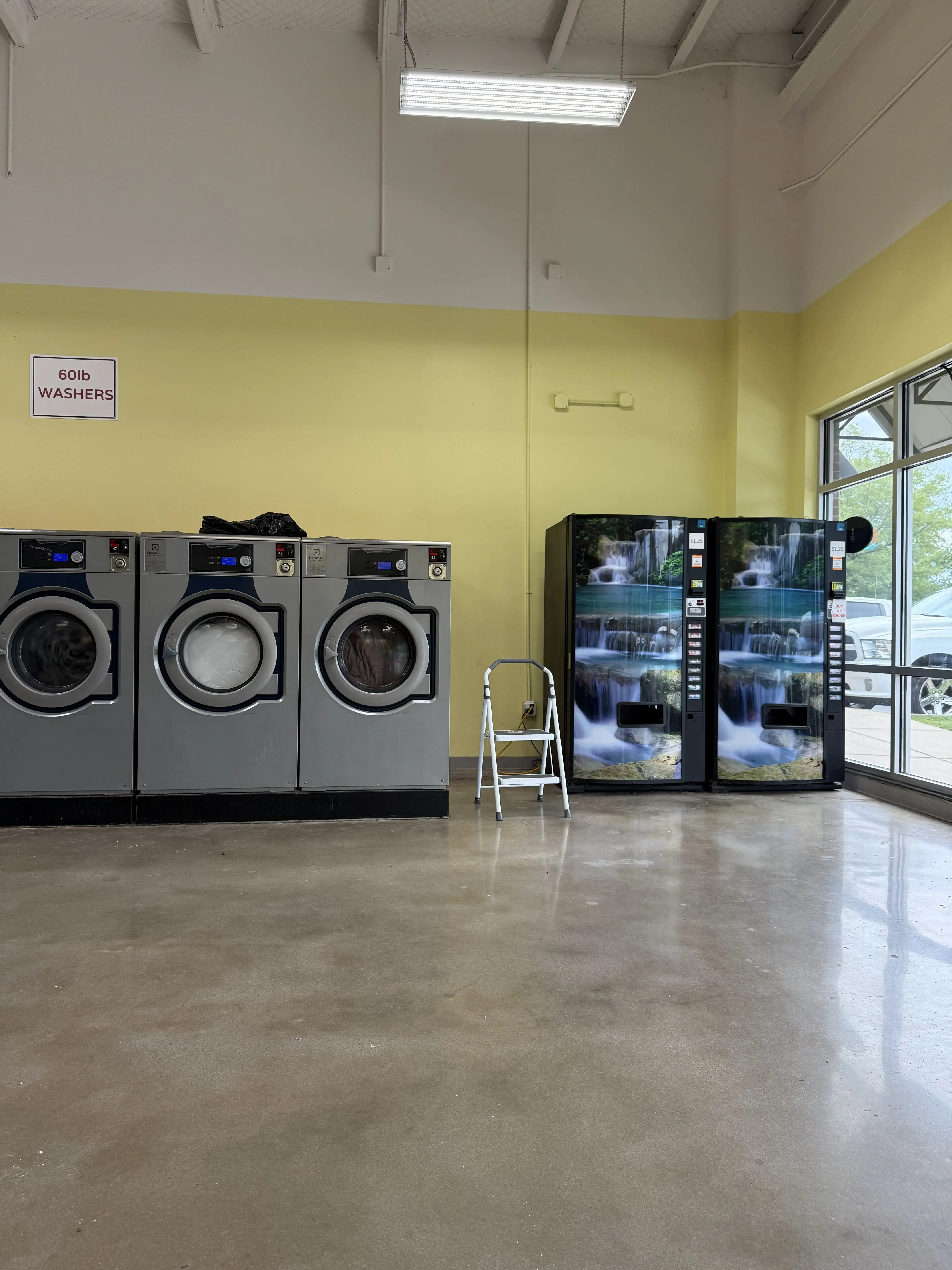 Fun Wash - JFK in Overbrook Plaza - Image 9