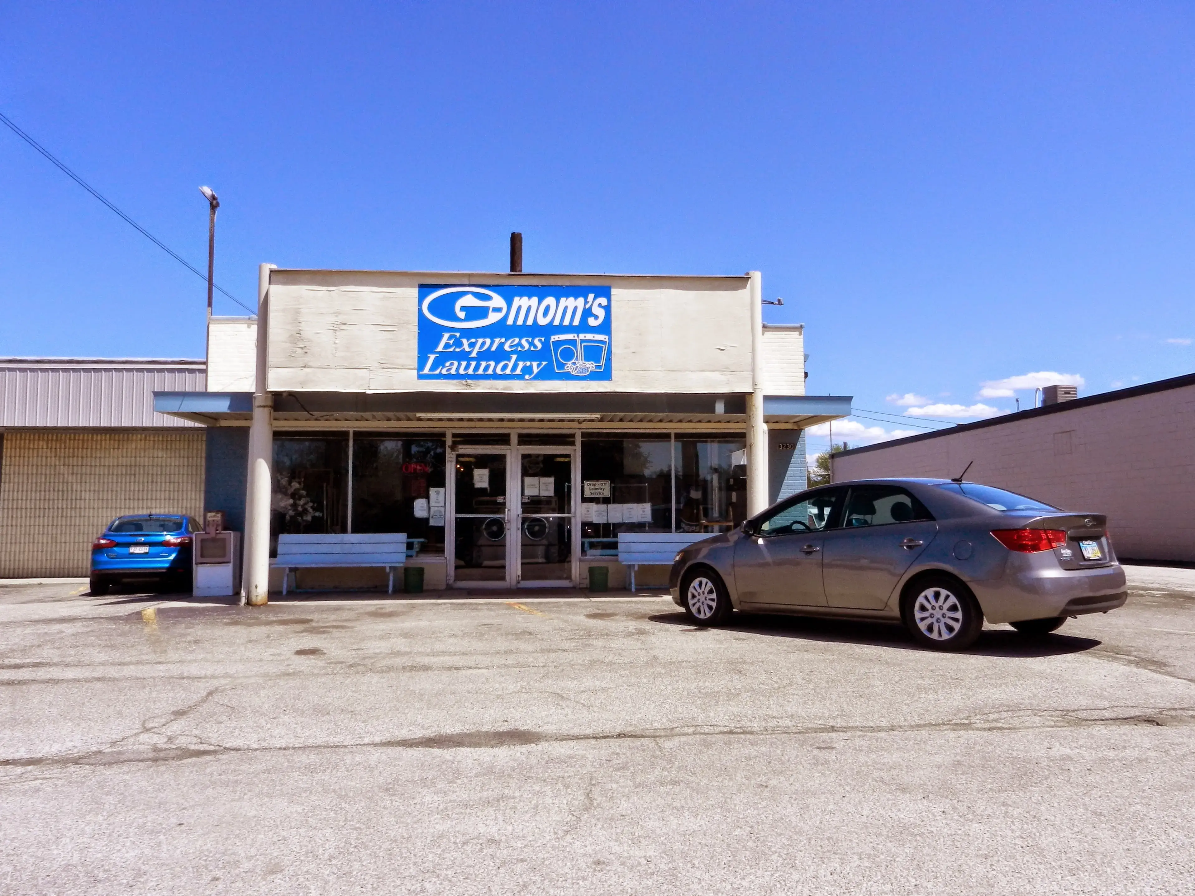 G-Mom's Express Laundry - Image 12