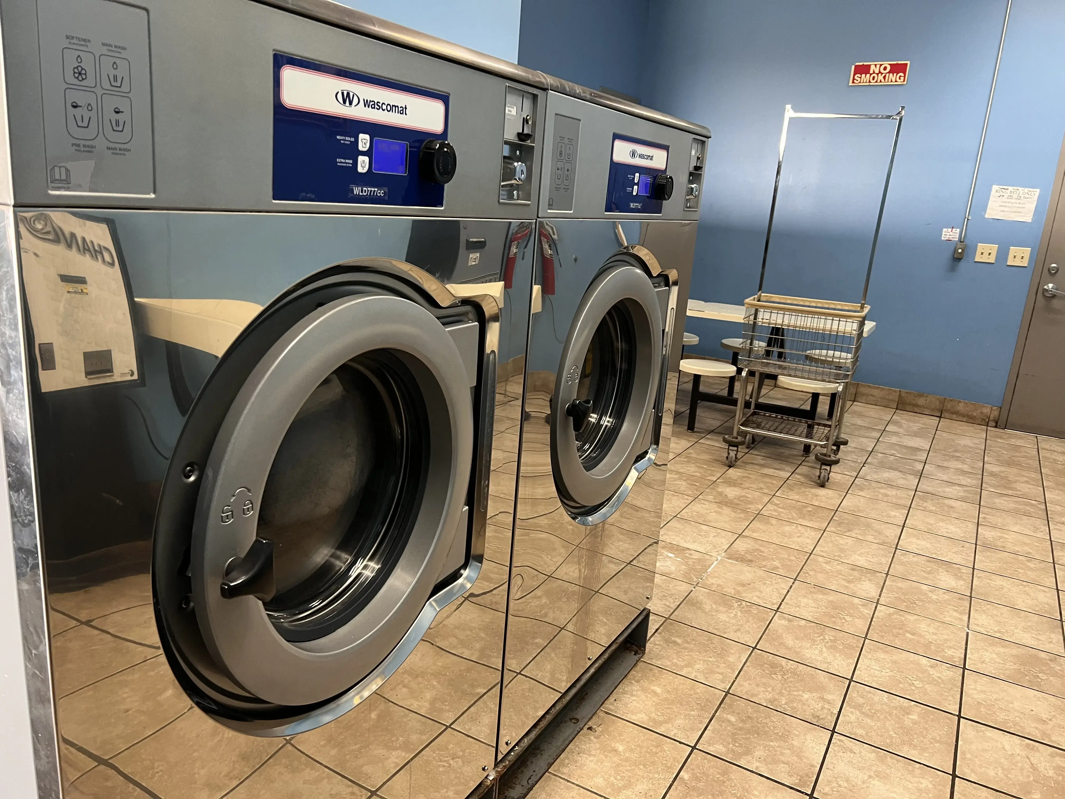 Gaint Coin Laundry - Eastway Dr - Image 12