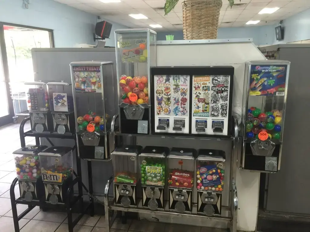 Gaint Coin Laundry - Eastway Dr - Image 3