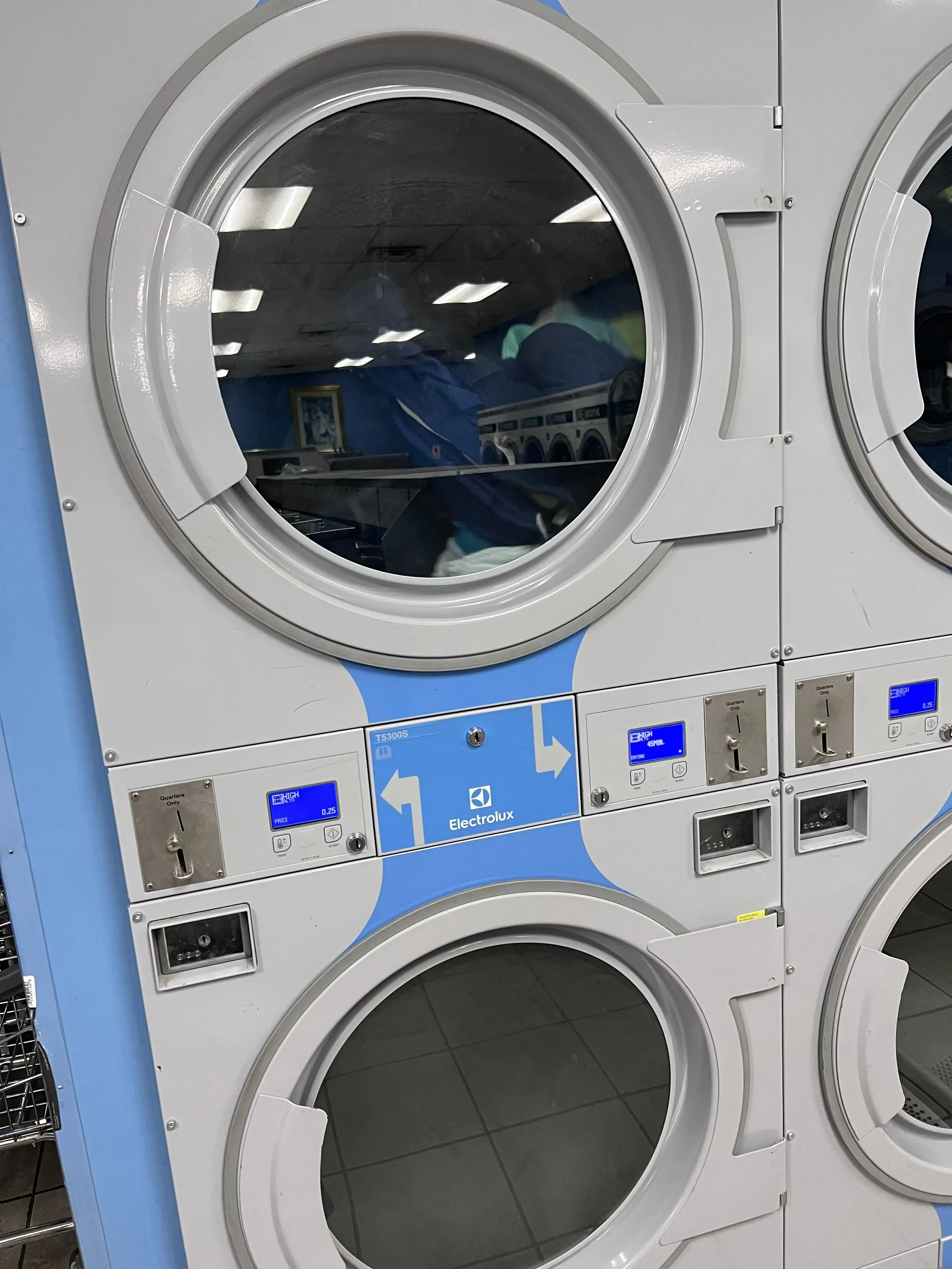 Gaint Coin Laundry - Eastway Dr thumbnail 6