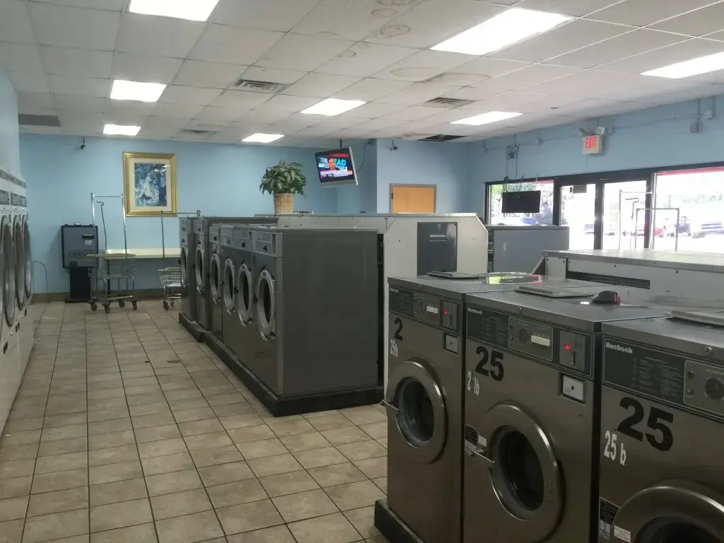 Gaint Coin Laundry - Eastway Dr thumbnail 9