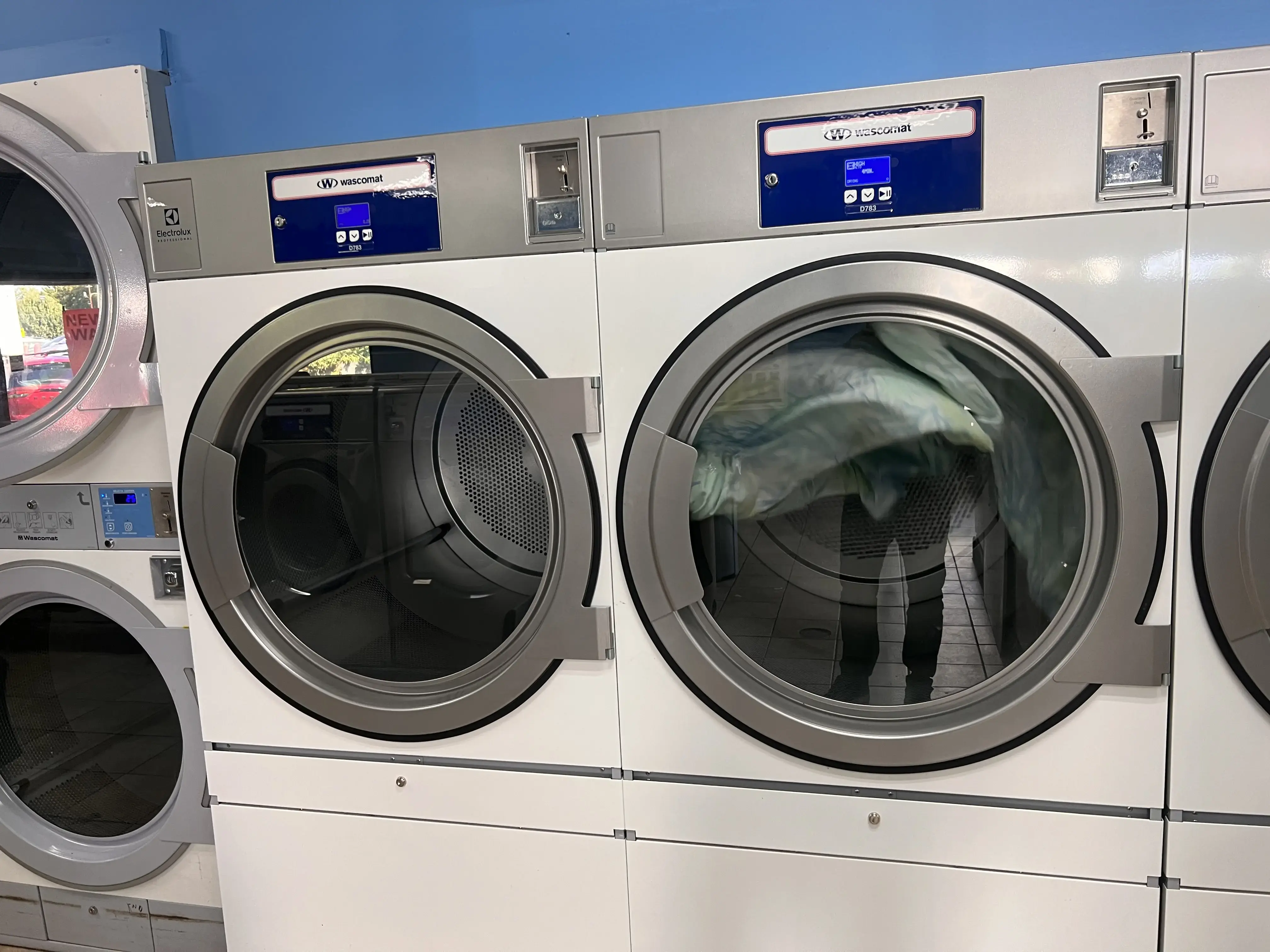 Gaint Coin Laundry - Eastway Dr thumbnail 16