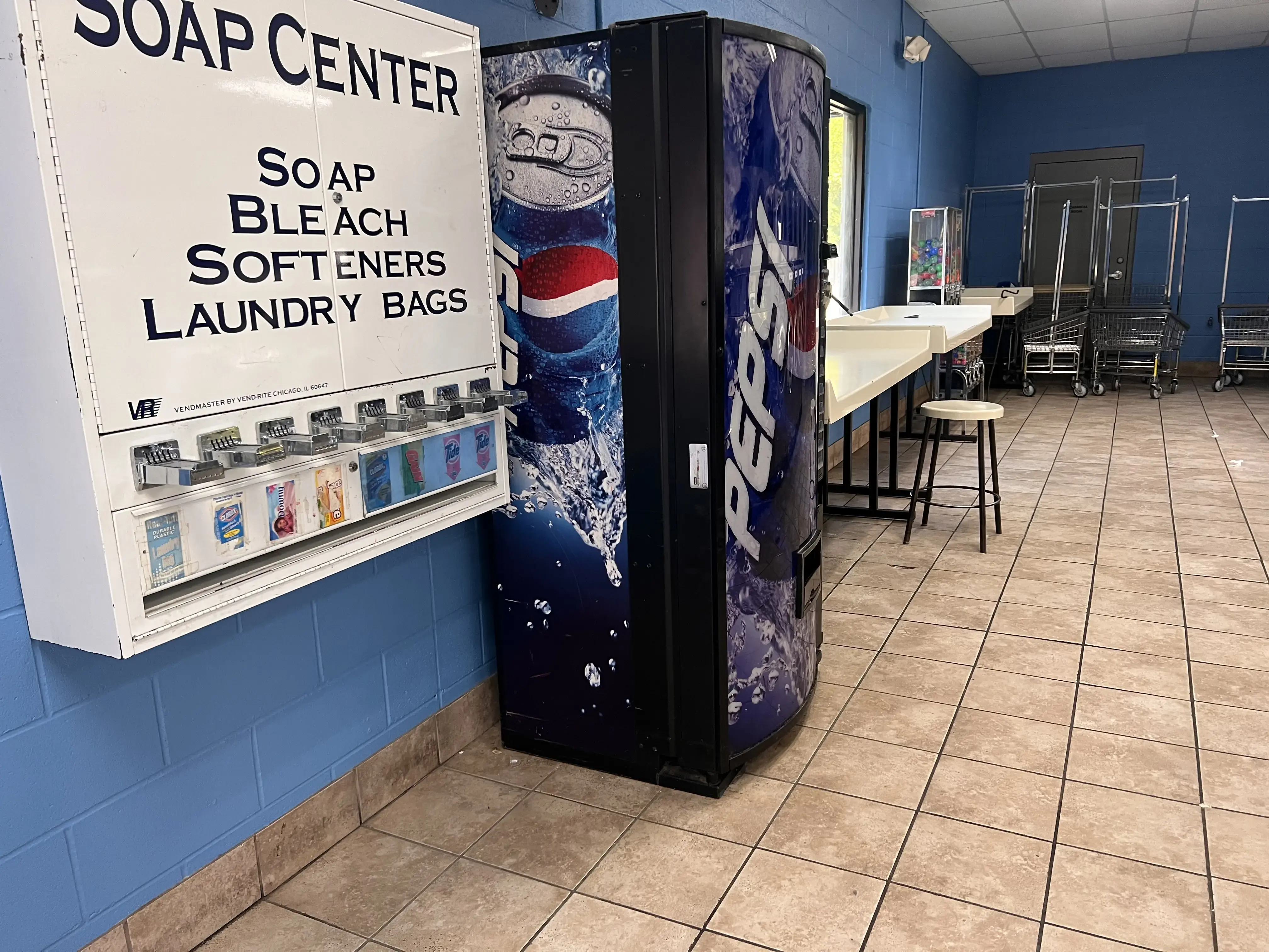 Gaint Coin Laundry - Eastway Dr thumbnail 2