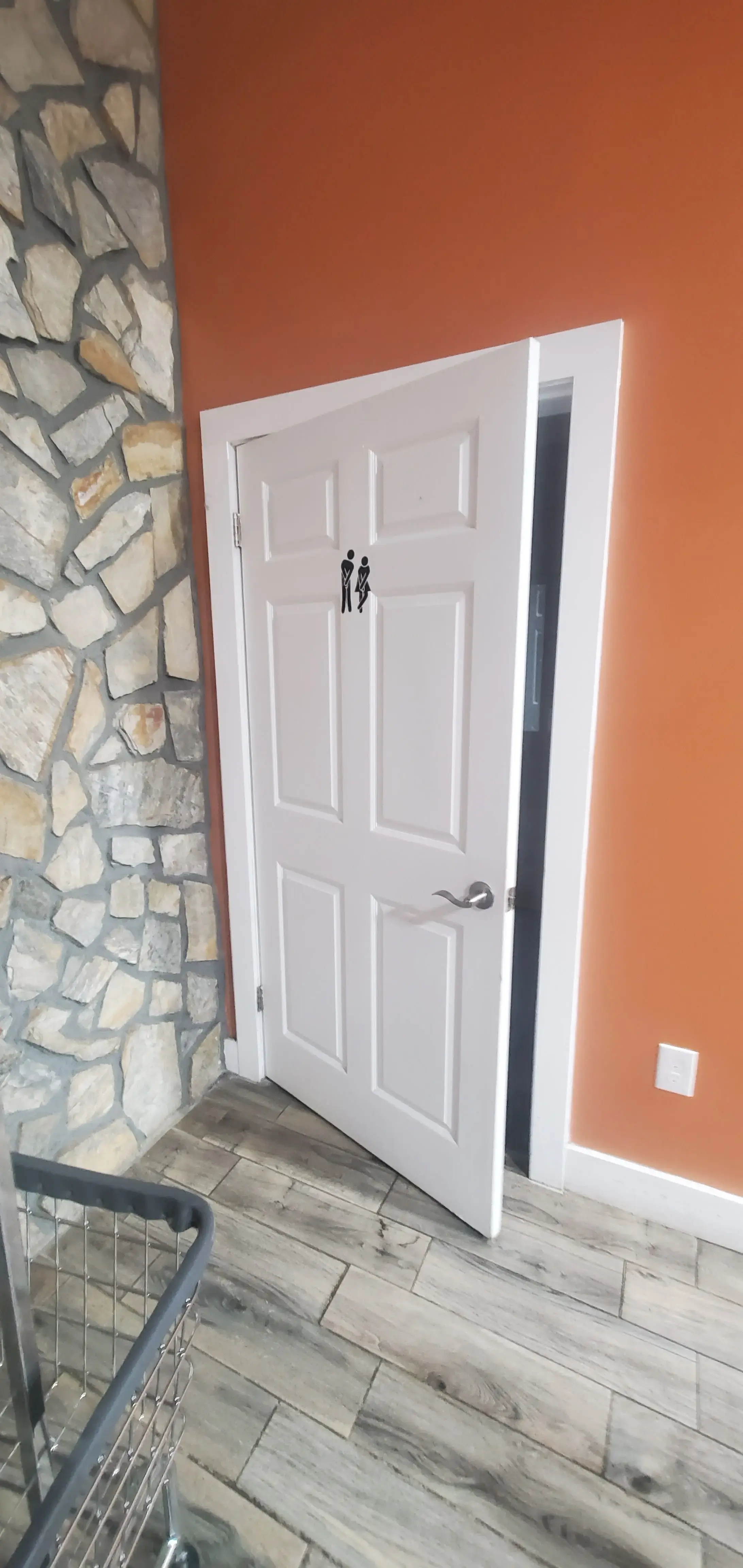 Galax Laundromat thumbnail 9