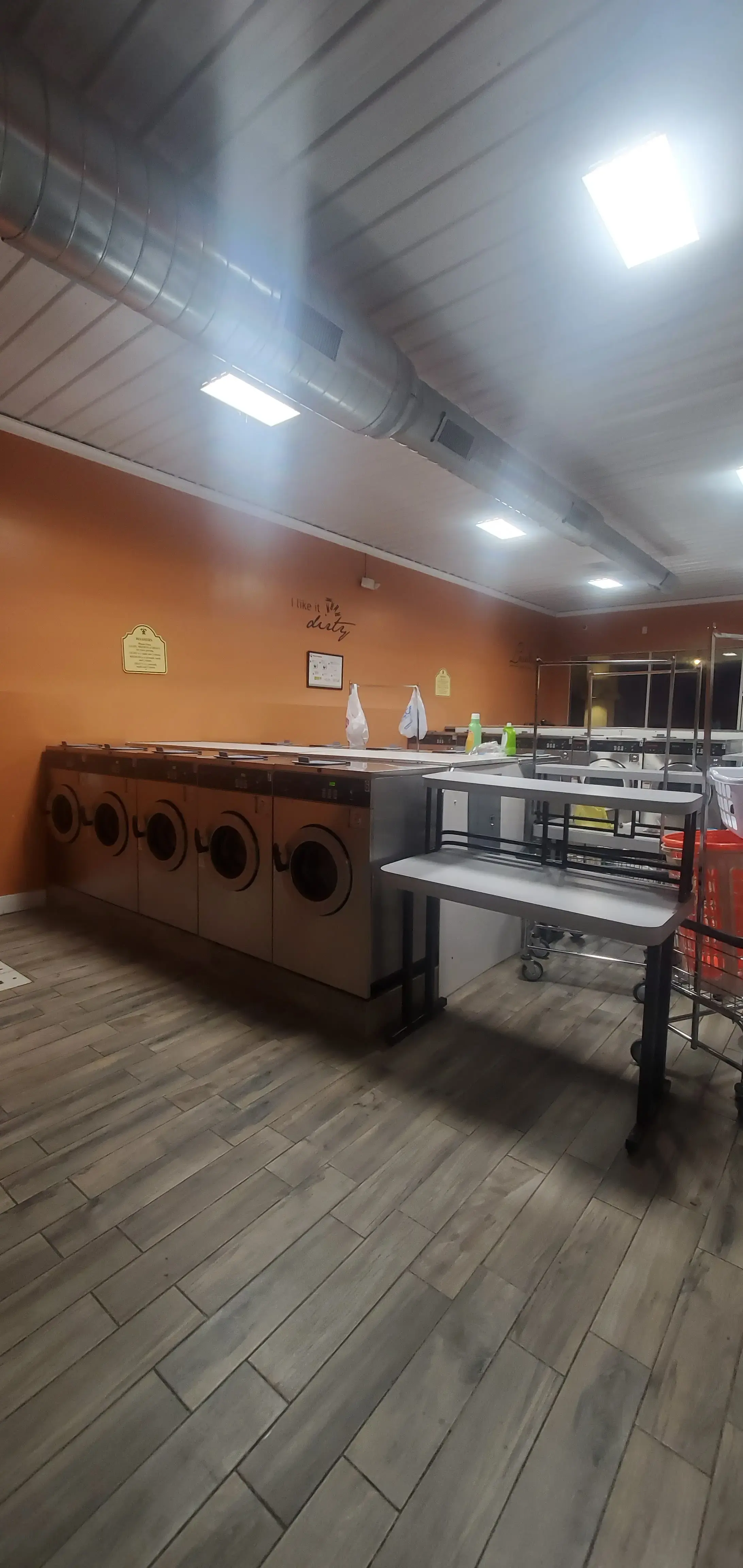 Galax Laundromat thumbnail 8