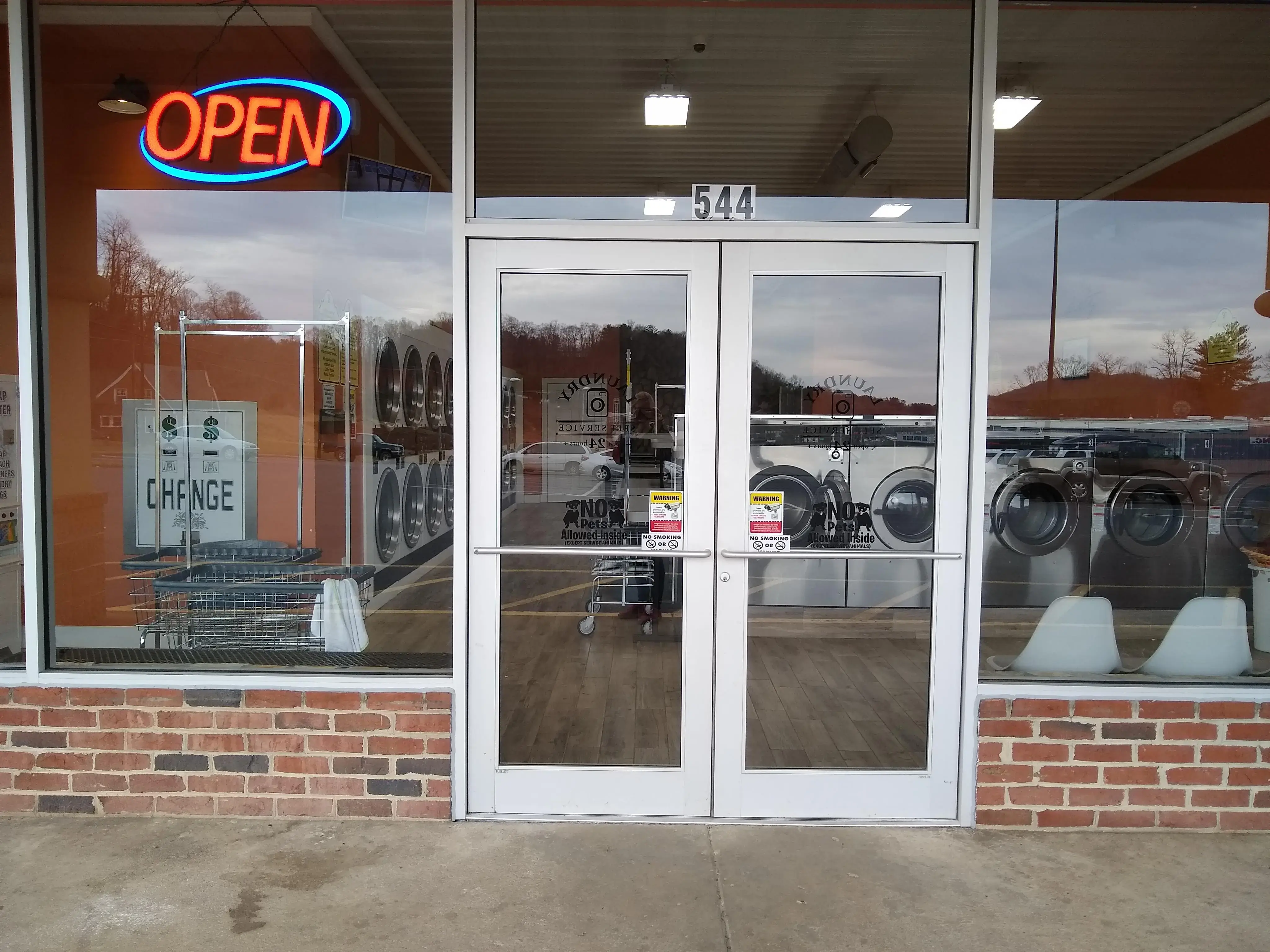 Galax Laundromat - Image 4