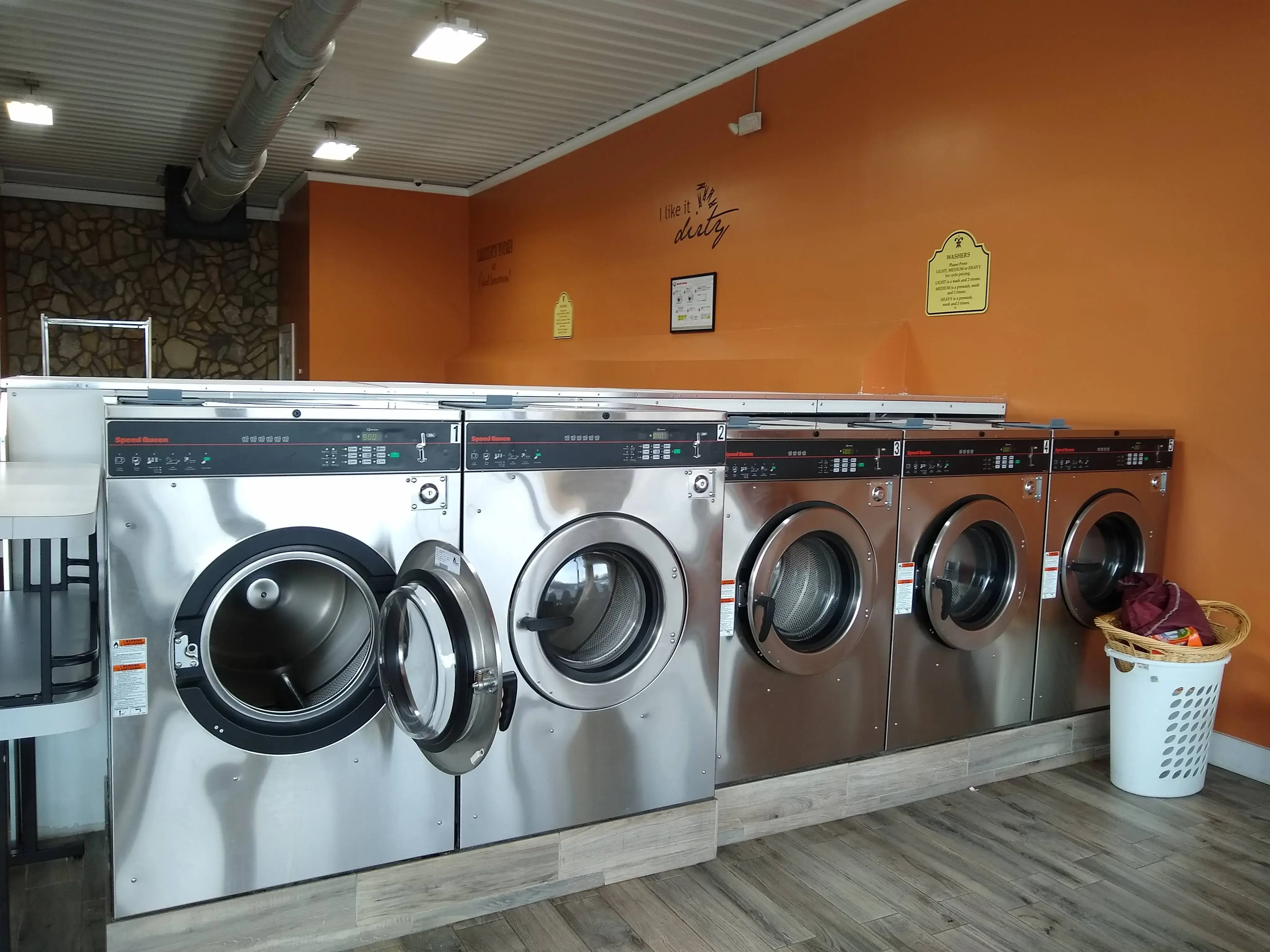 Galax Laundromat thumbnail 16