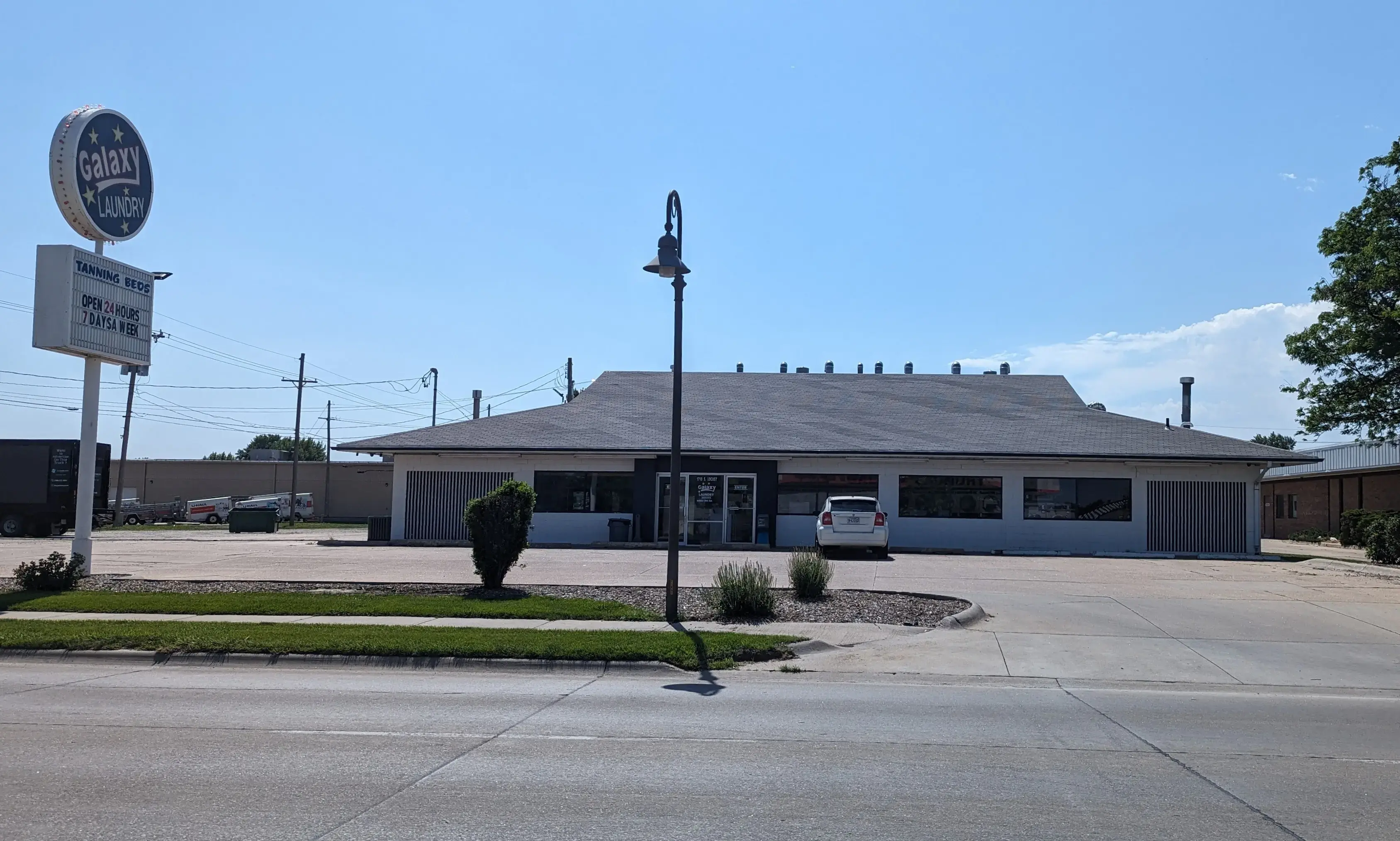 Galaxy Laundry & Tanning - Image 1