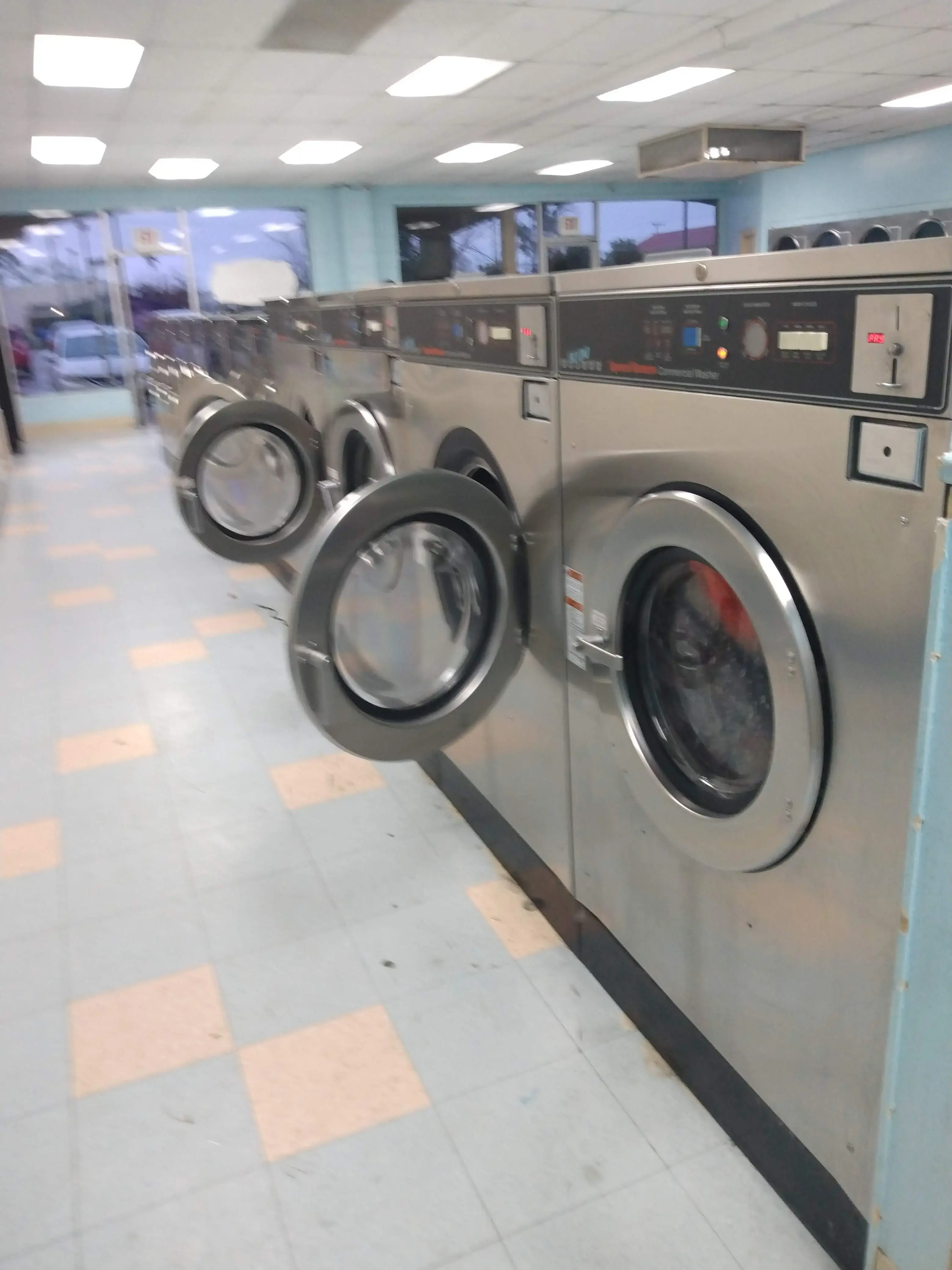Galt Laundromat thumbnail 15