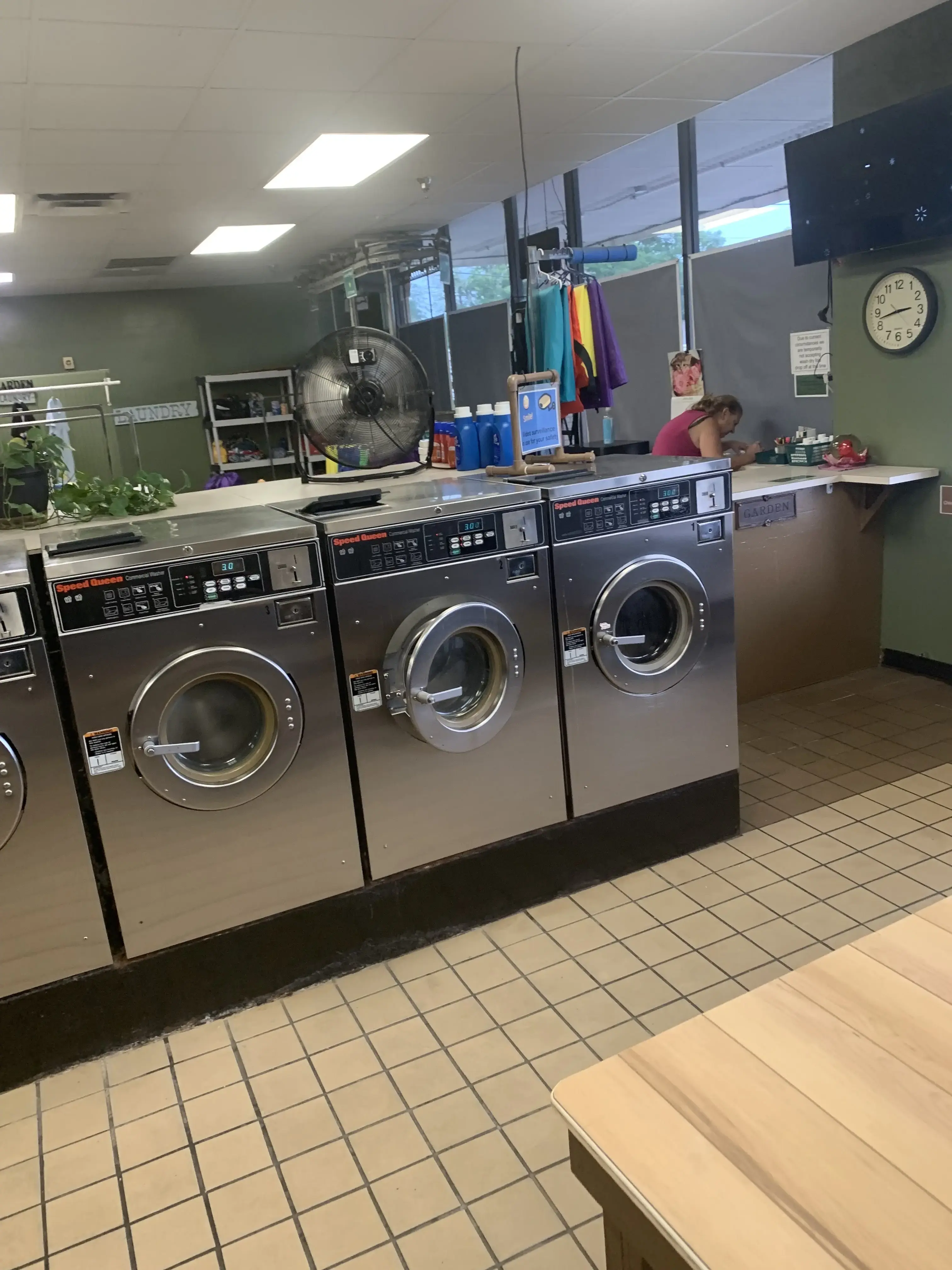 Garden Coin Laundry - Image 5