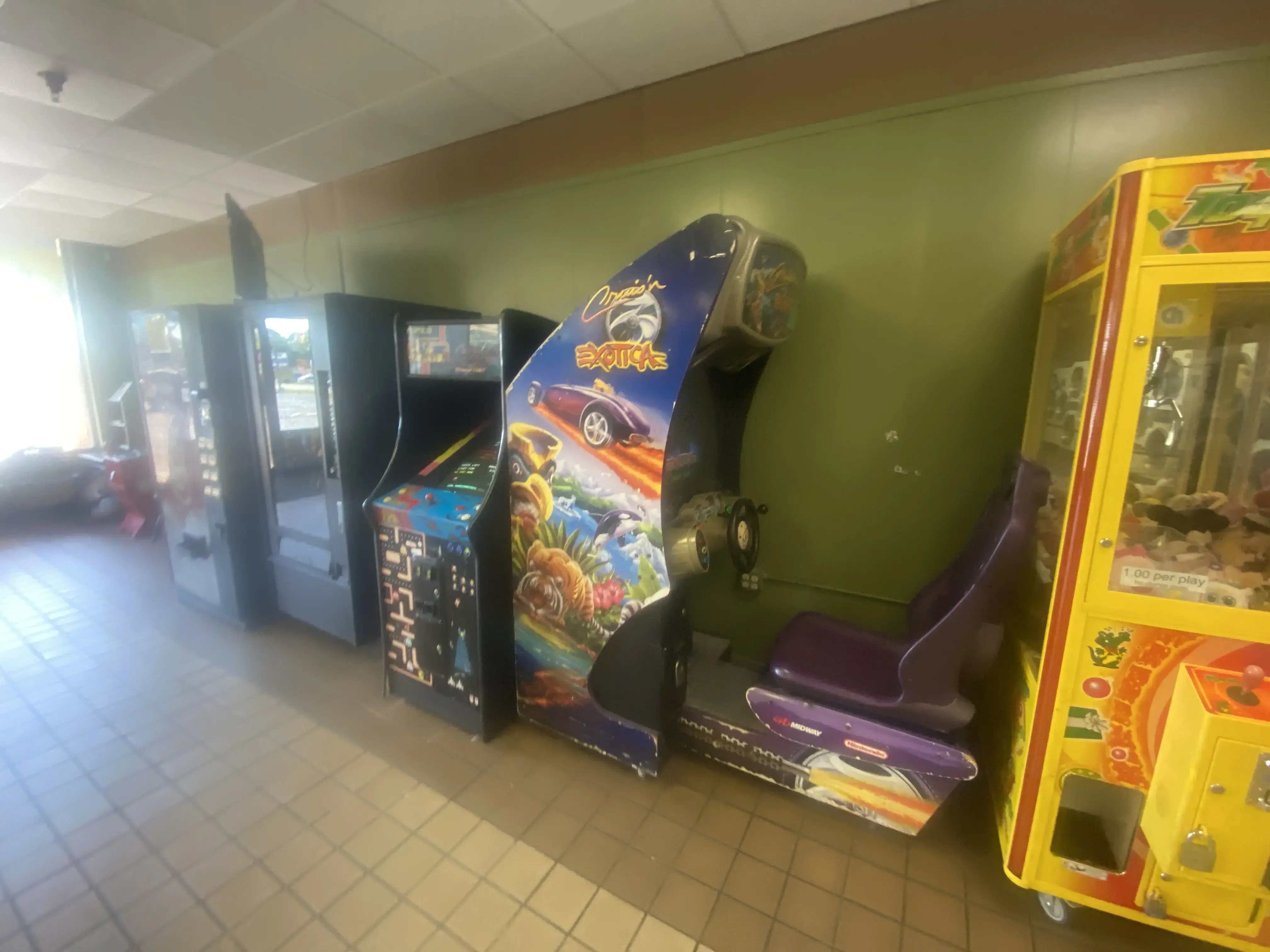 Garden Coin Laundry - Image 11