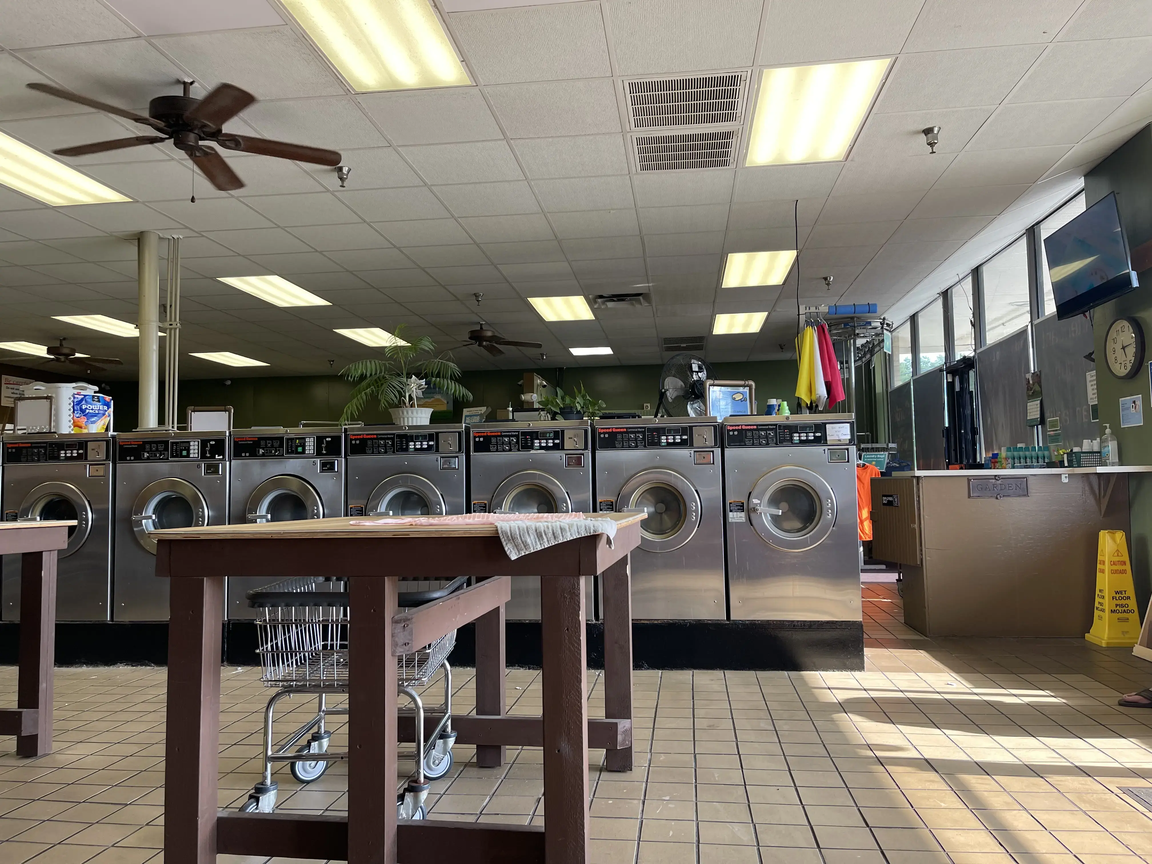 Garden Coin Laundry - Image 3