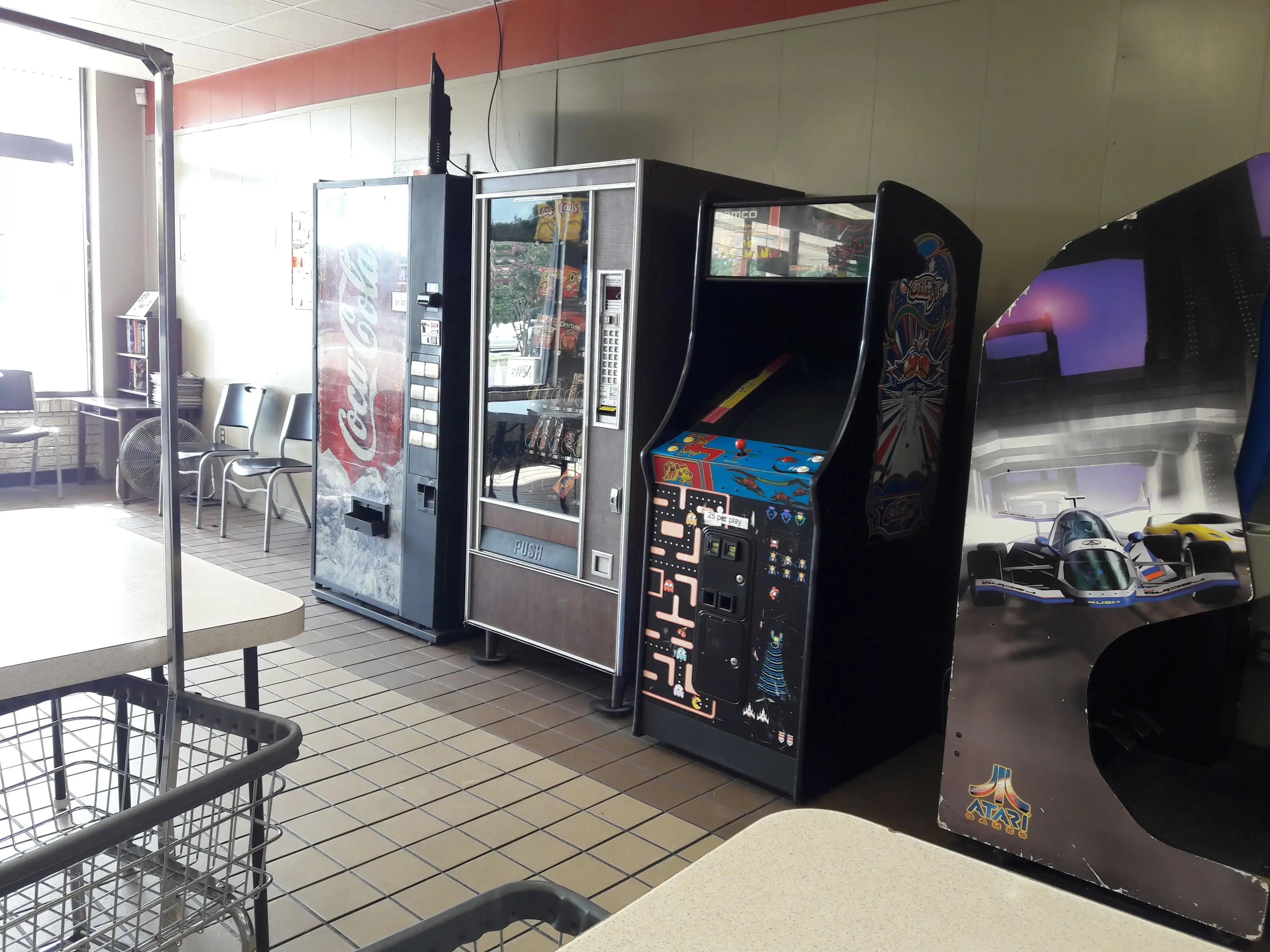 Garden Coin Laundry - Image 8