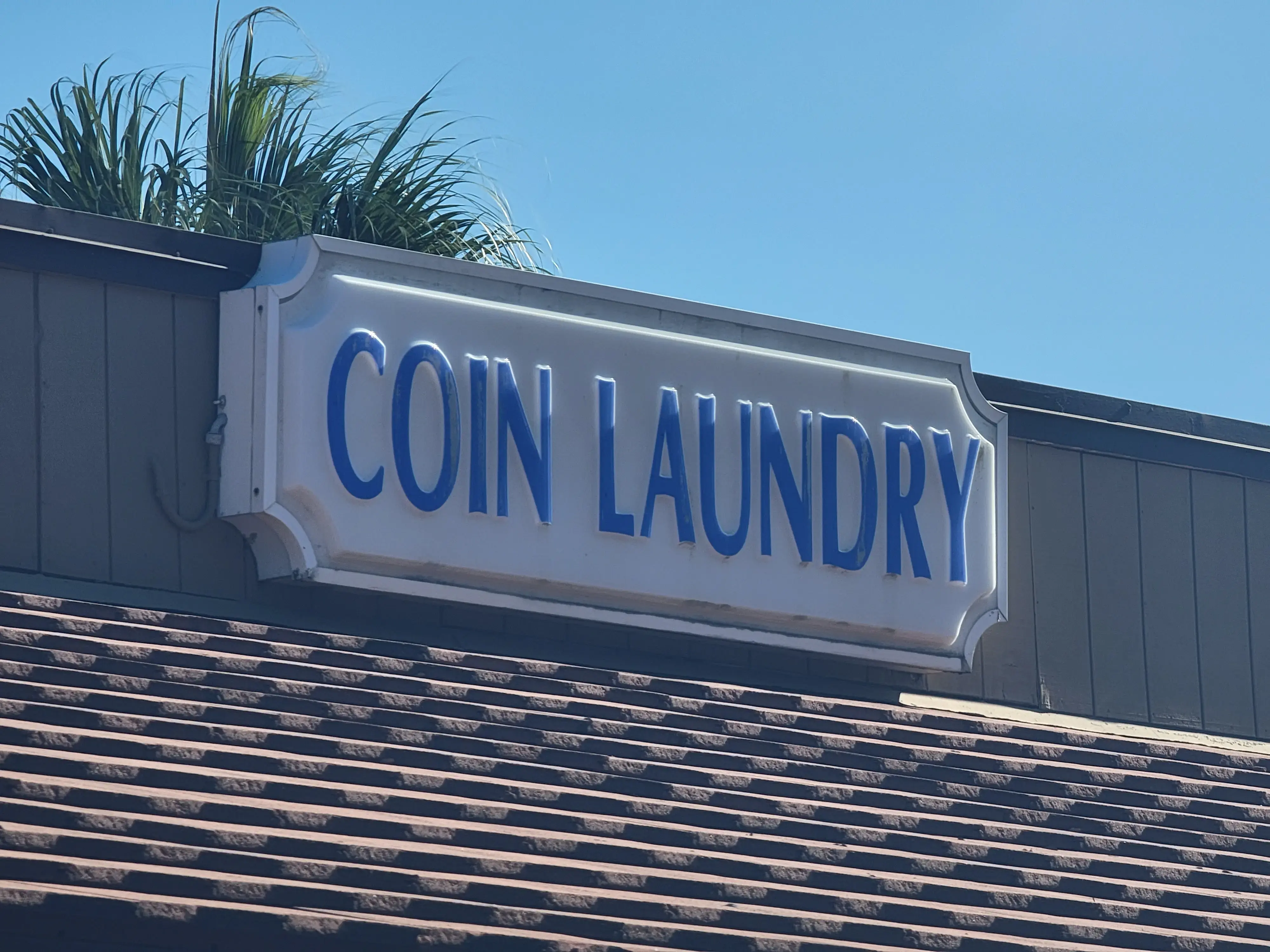 Garden Park Plaza Laundry - Image 13