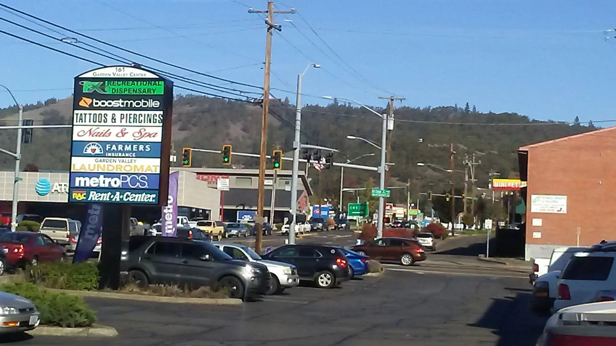 Garden Valley Laundromat - Image 10