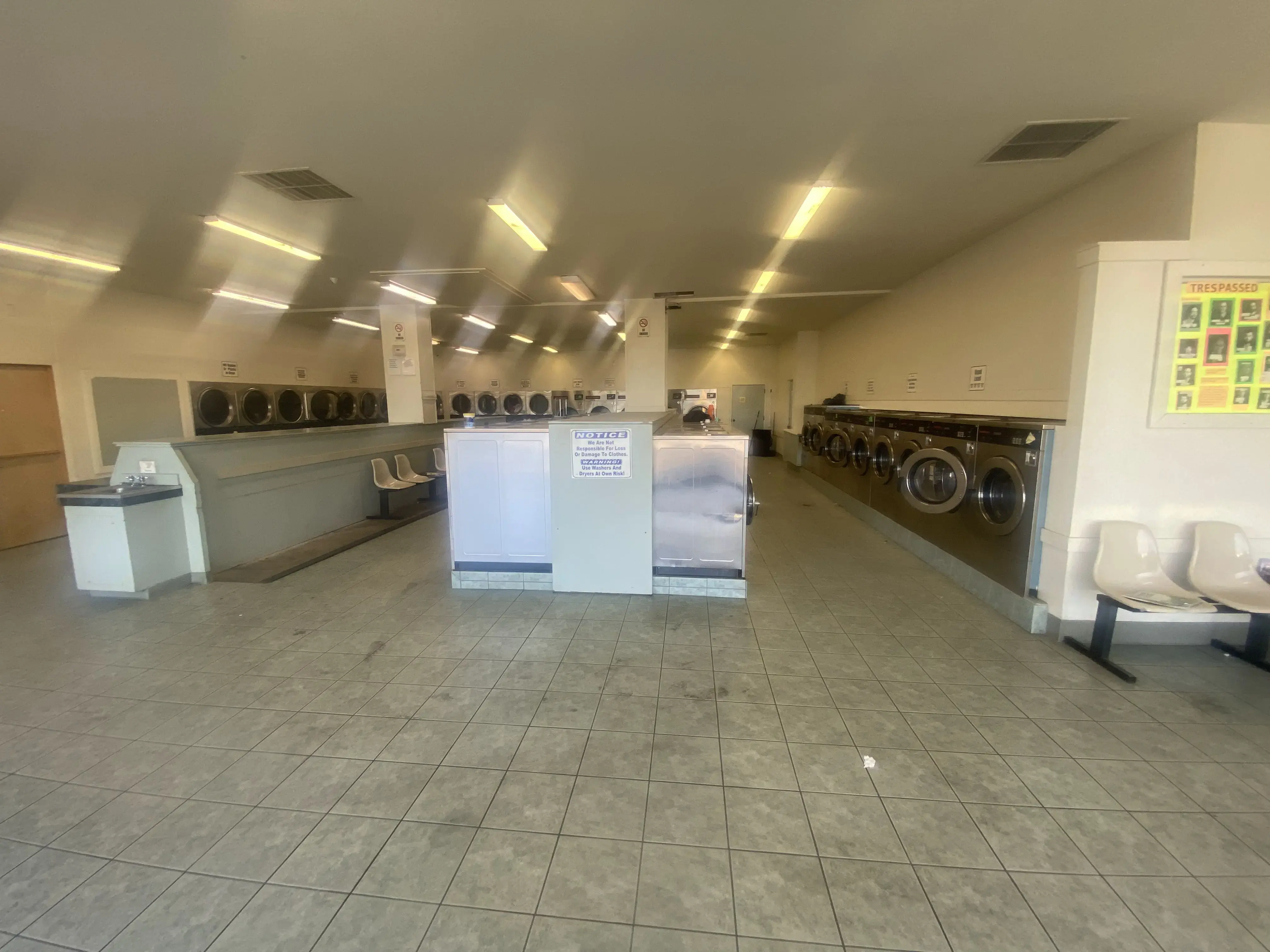 Garden Valley Laundromat - Image 11