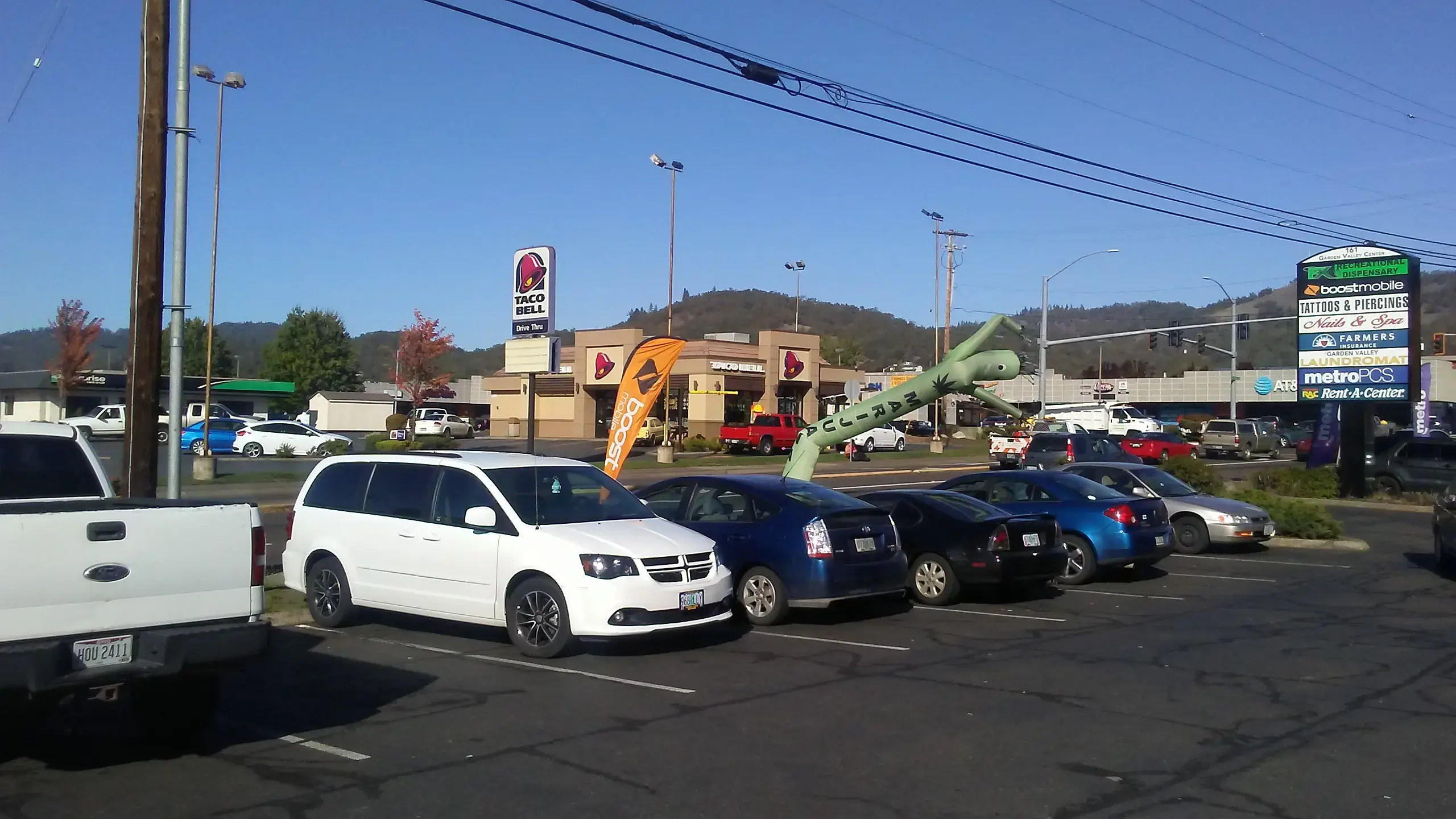 Garden Valley Laundromat - Image 5