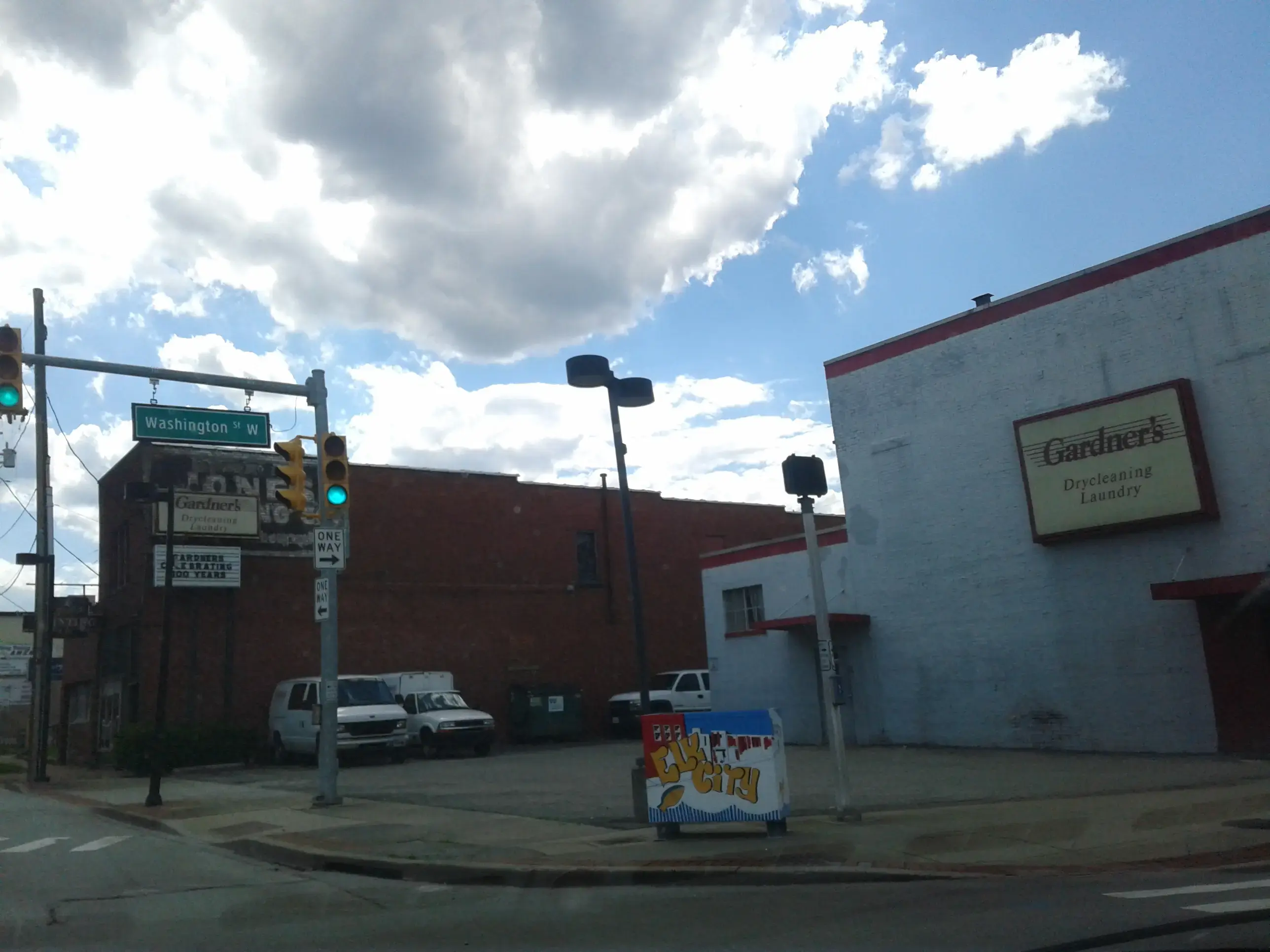 Gardner's Drycleaning-Laundry - Image 7