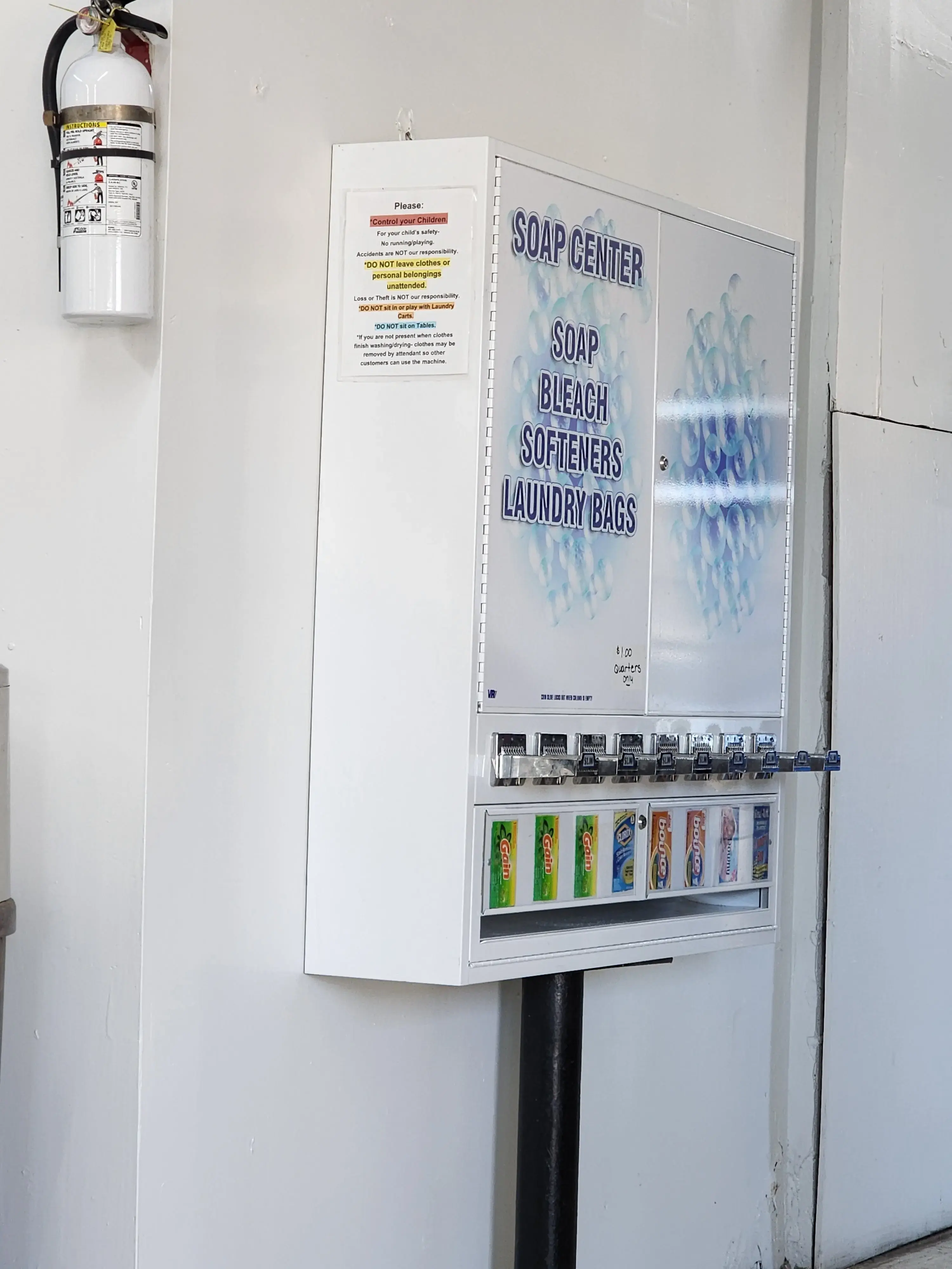 Gaston Avenue Laundromat - Image 11