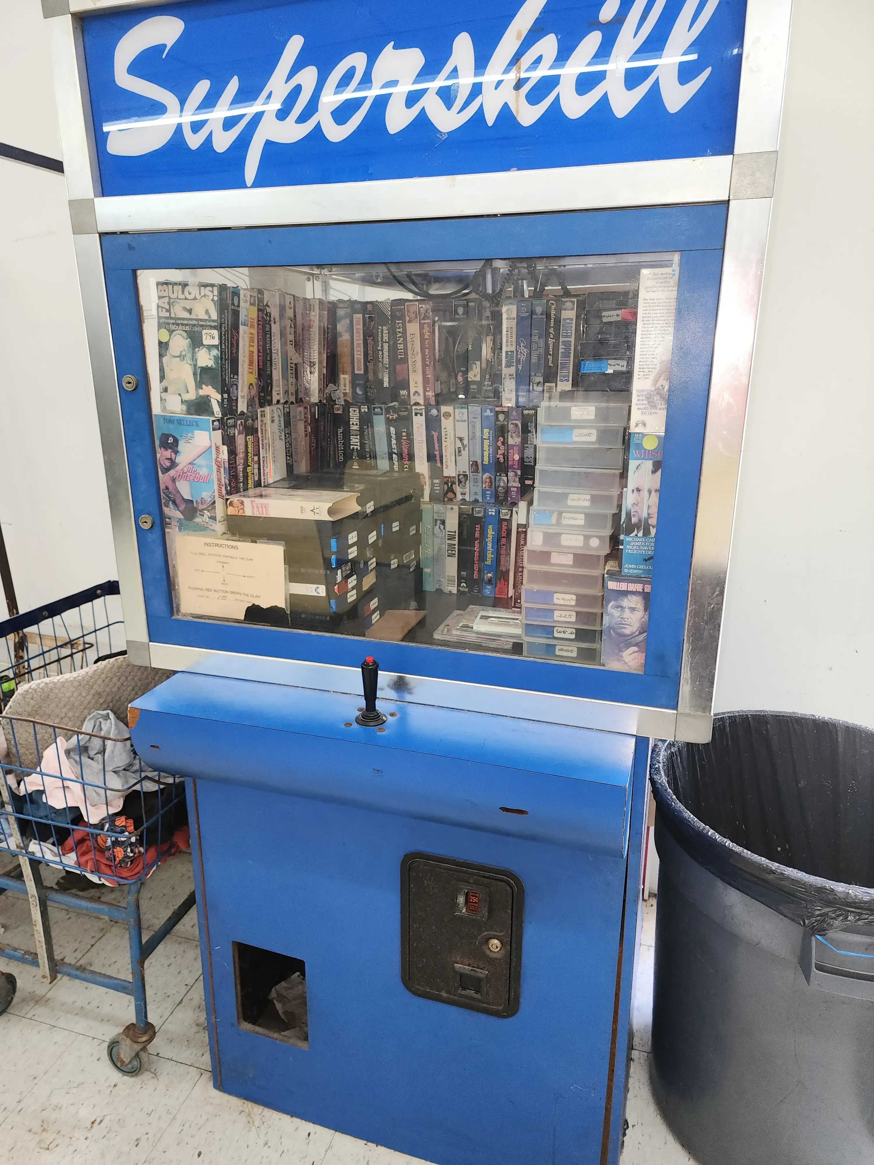 Gaston Avenue Laundromat thumbnail 13